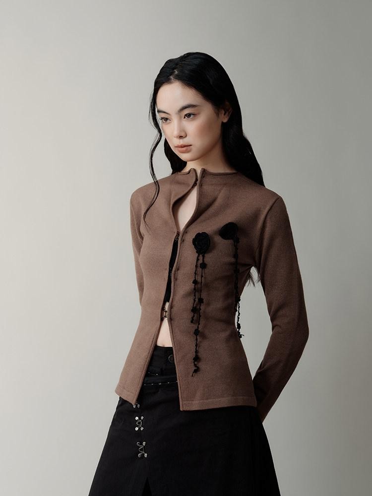 AnnoMundi Vintage Lapel Hook Closure Slim Women&
