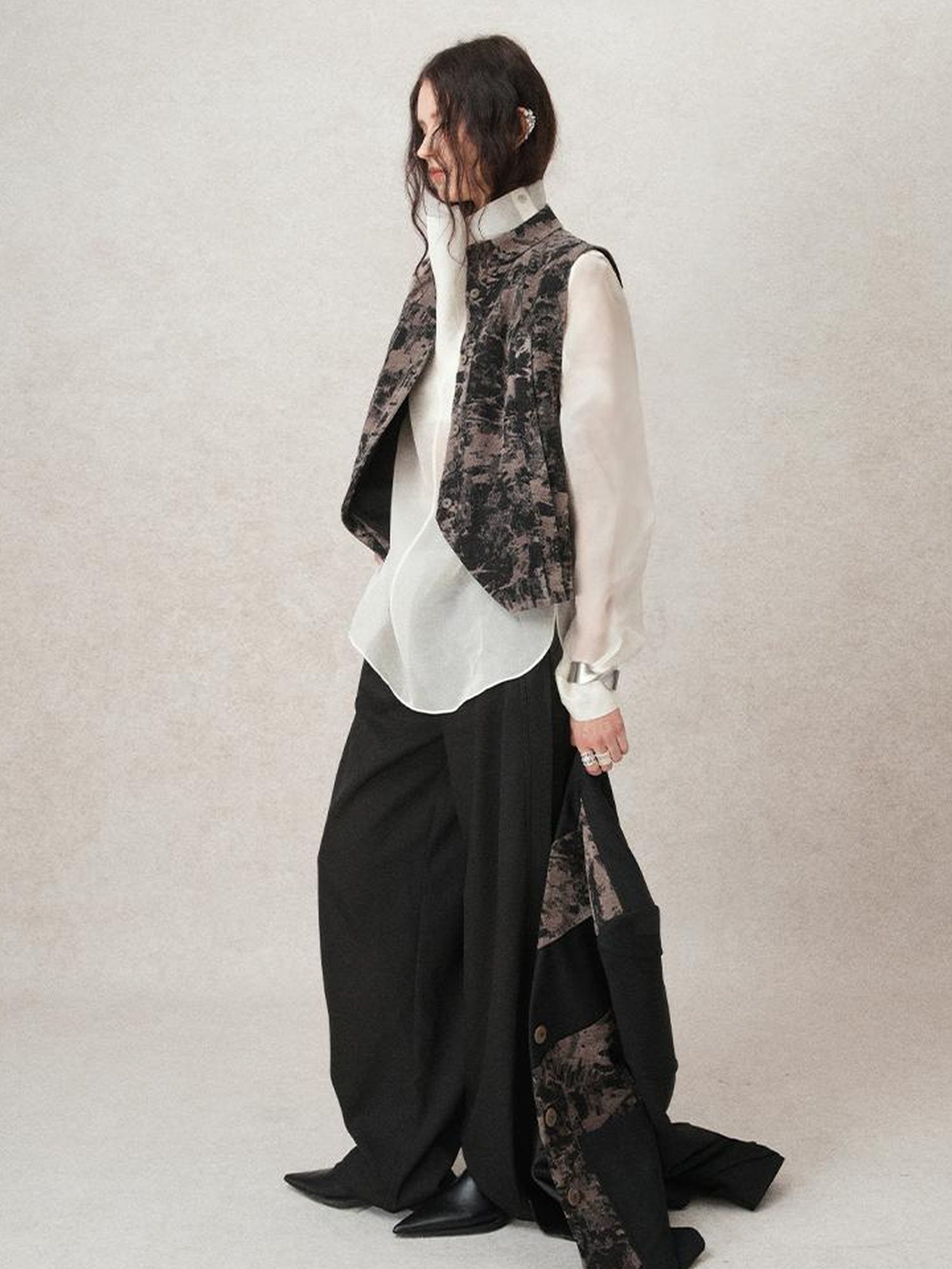 AnnoMundi Vintage Shadow Bloom Velvet Vest