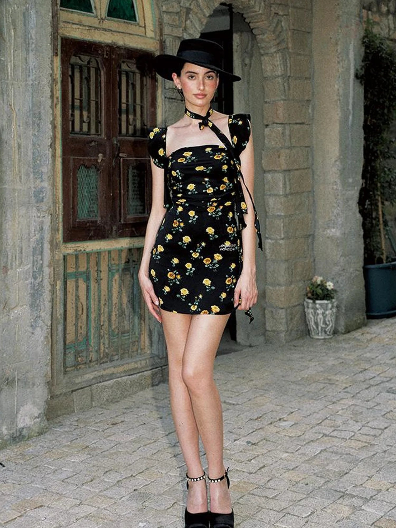 Backless Yellow Rose Print Ribbon Tie Lace Trim Dress