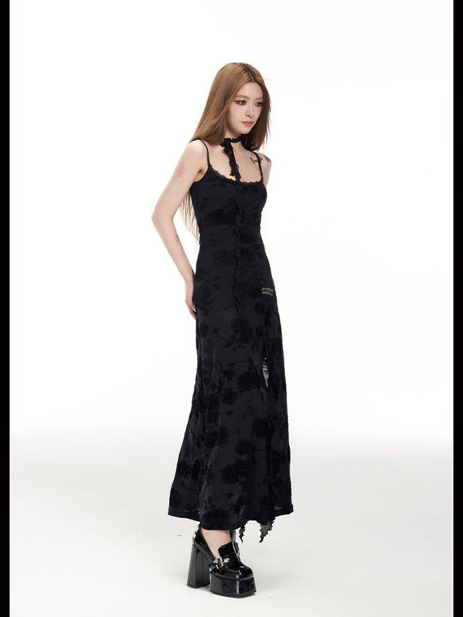 Update Anti Being General Dark Rose Black Spaghetti Strap Crop Top