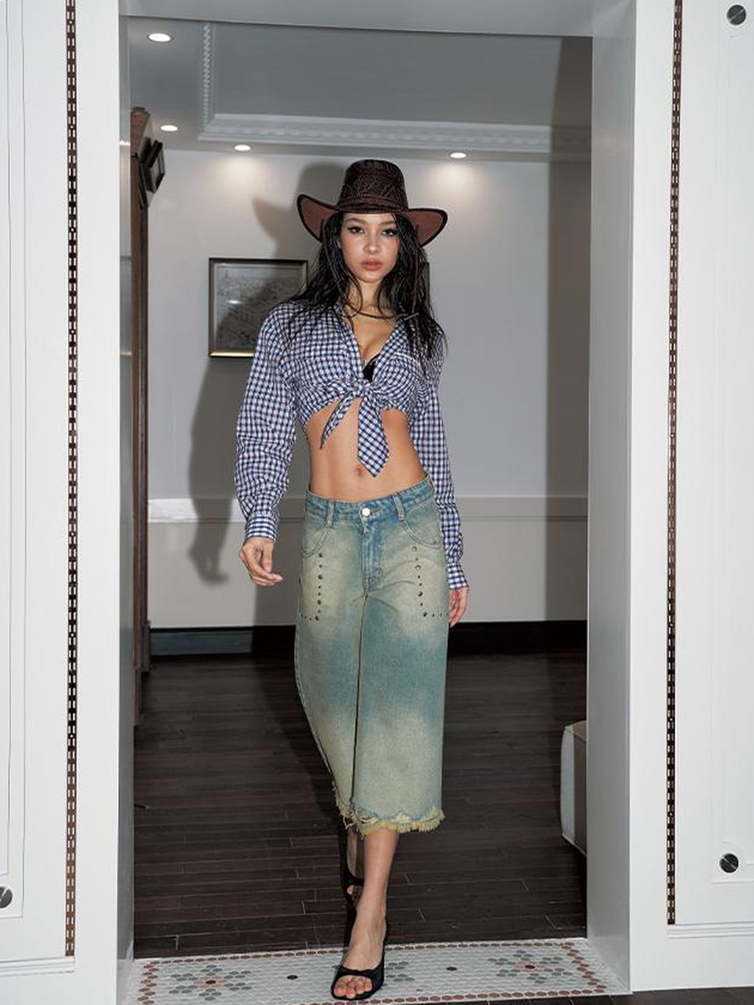 Update Anti Being General High Waist Retro Rivet Detail Cropped Wide Leg Jeans