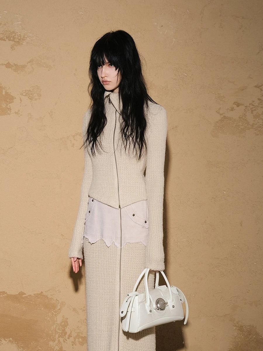 Astrological Knitwear Set
V-neck
T-shirt
Long Sleeve
Astrological
Knitwear
Set