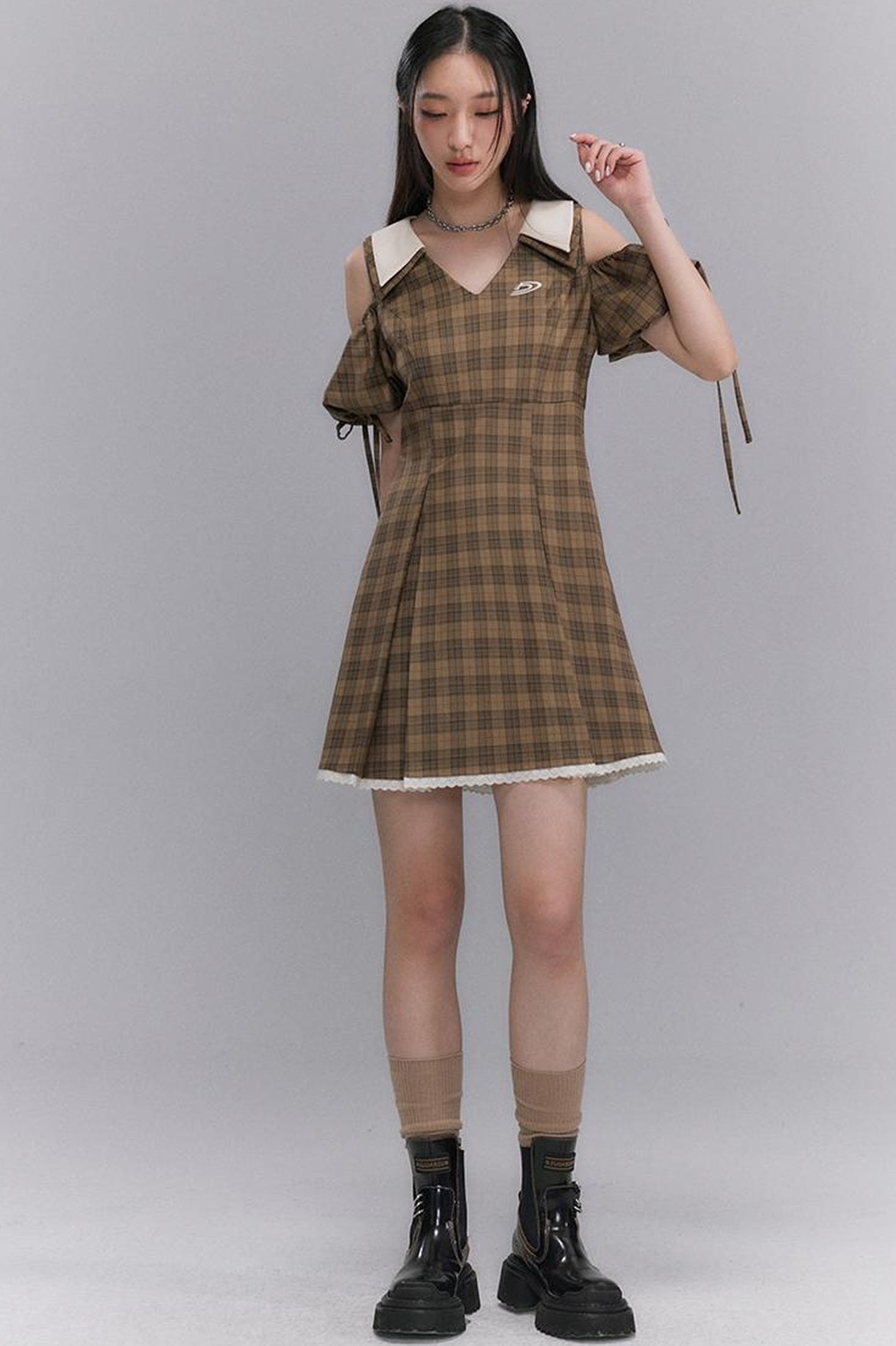 DIDDI MODA Artistic V Neck Bubble Sleeve Hollow Out Grey Mini Dress