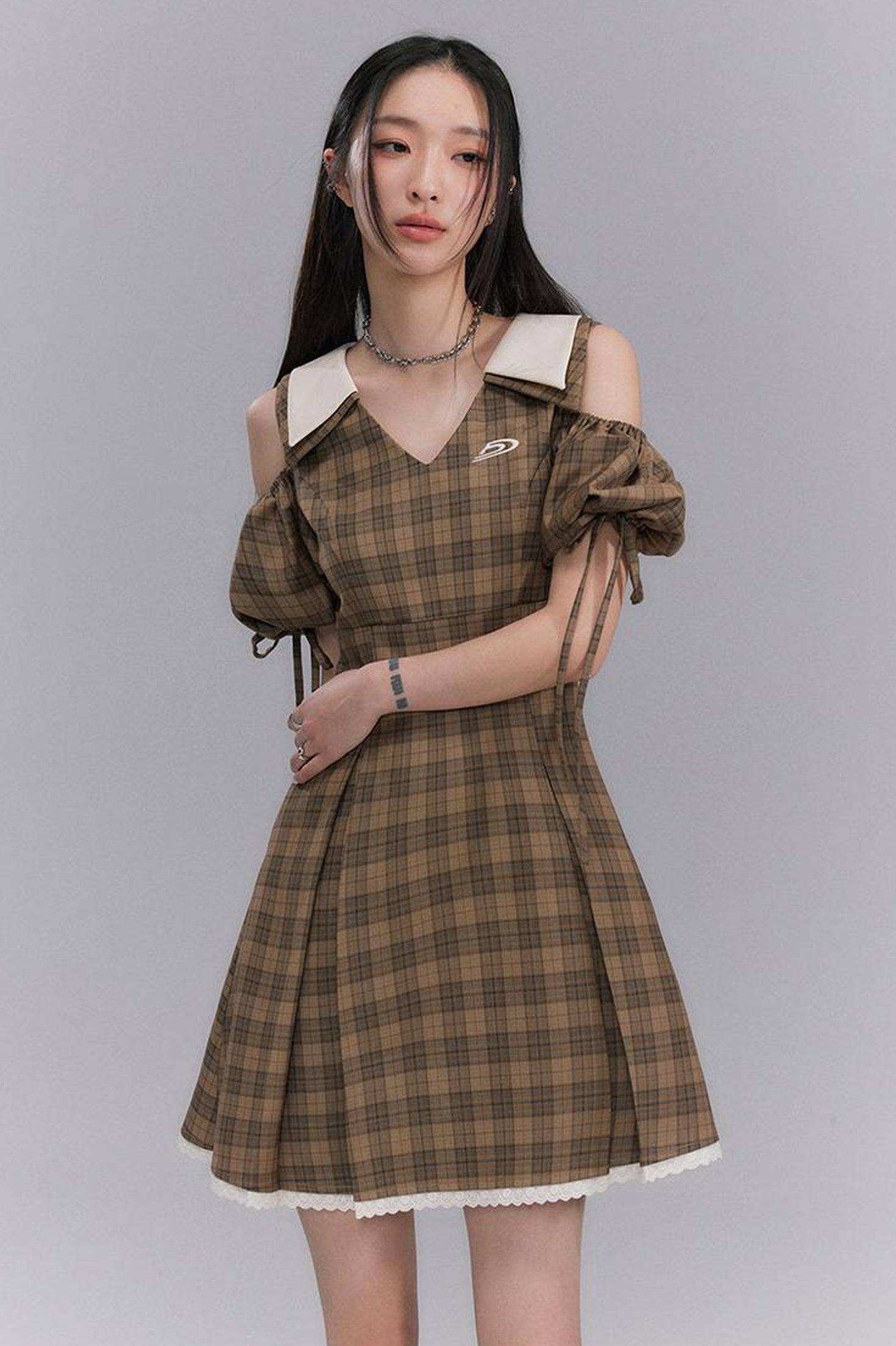 DIDDI MODA Artistic V Neck Bubble Sleeve Hollow Out Grey Mini Dress