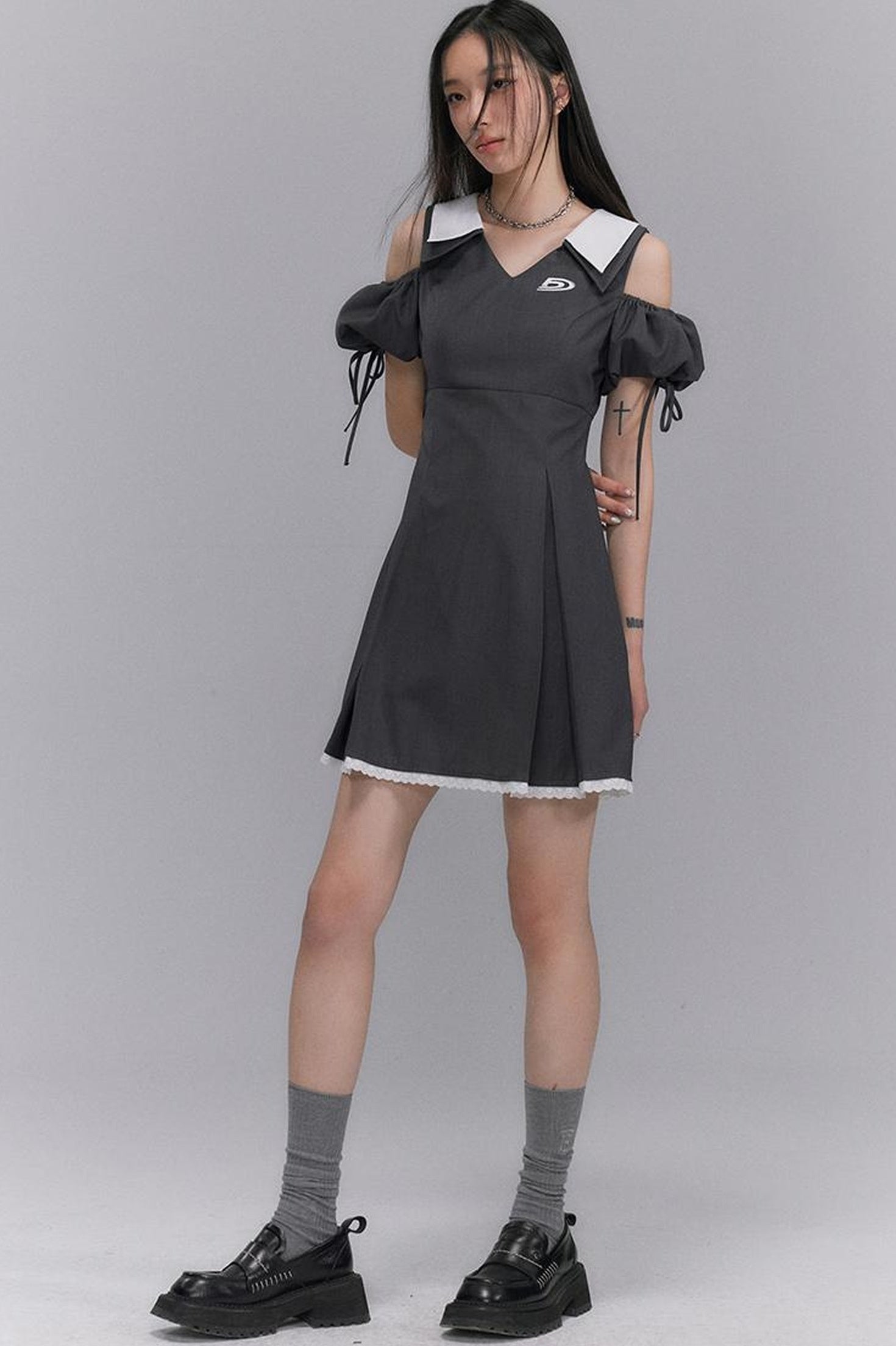 DIDDI MODA Artistic V Neck Bubble Sleeve Hollow Out Grey Mini Dress