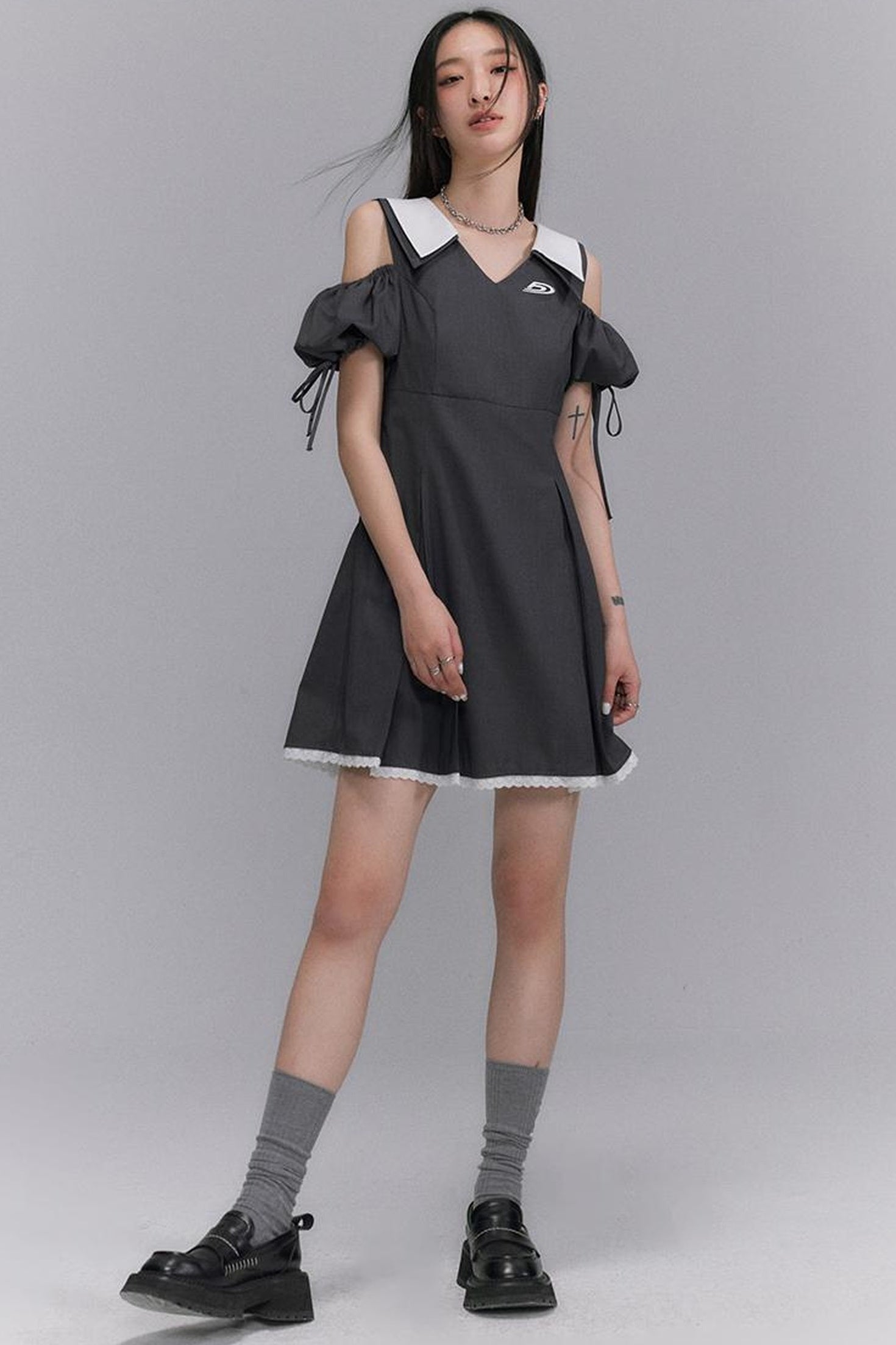 DIDDI MODA Artistic V Neck Bubble Sleeve Hollow Out Grey Mini Dress