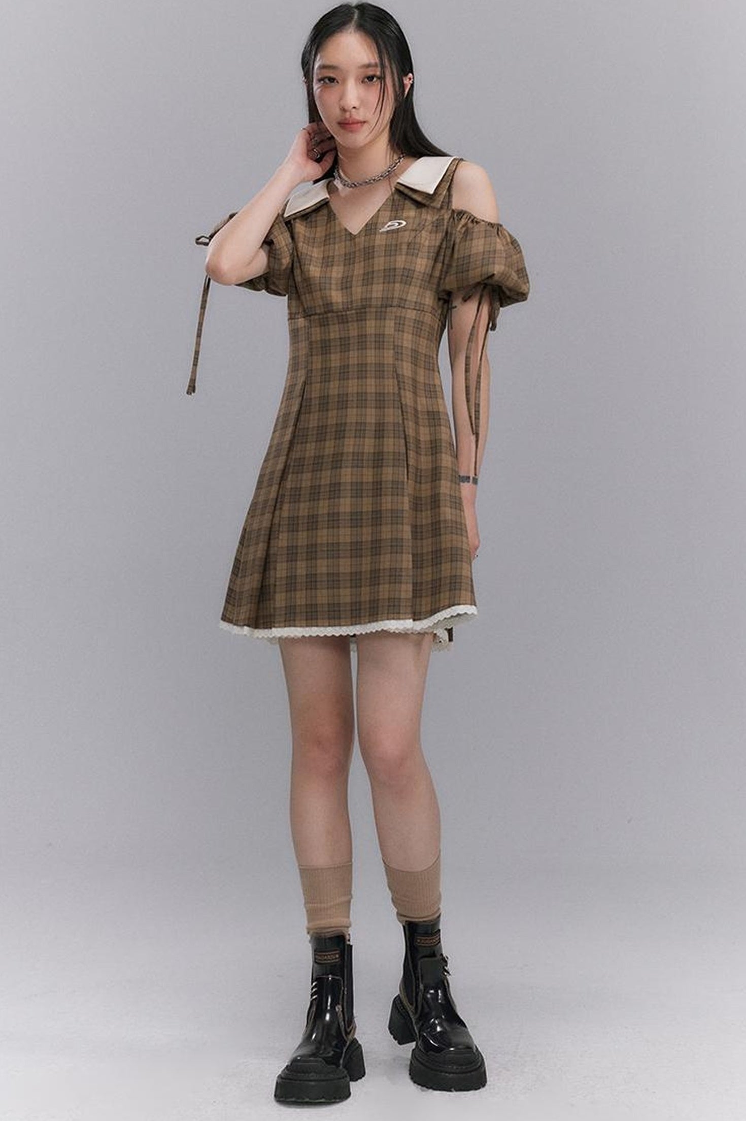 DIDDI MODA Artistic V Neck Bubble Sleeve Hollow Out Grey Mini Dress