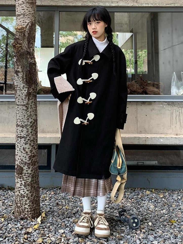 BETWEENAND Black Slanted Placket Peter Pan Collar Women&