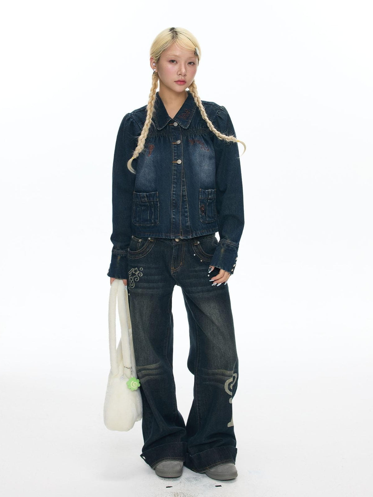 BETWEENAND Cool Washed Key Star Music Note Embroidery Straight Women&
