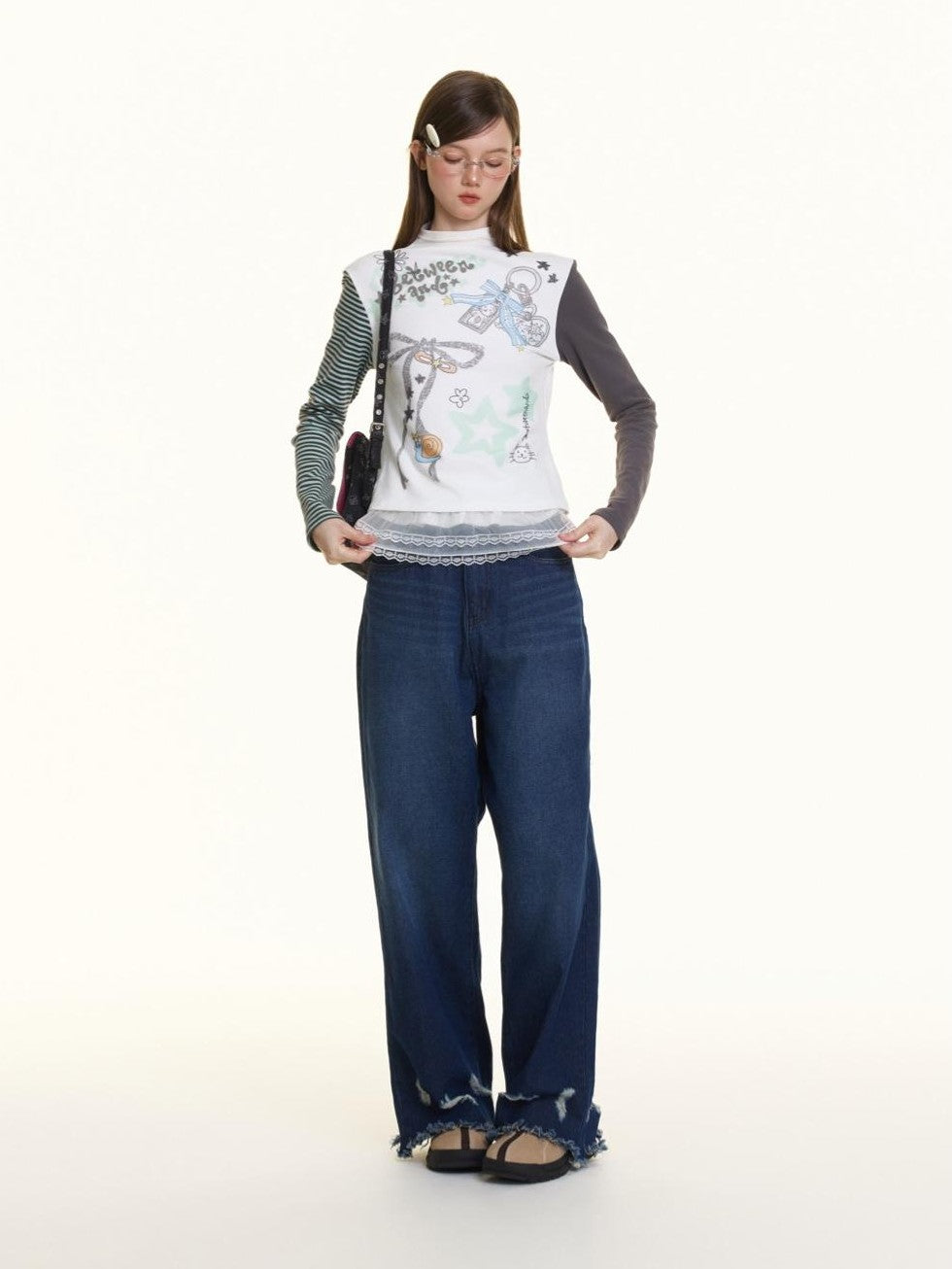 BETWEENAND Faded Wash Leg Lengthening Distressed Hem Women&