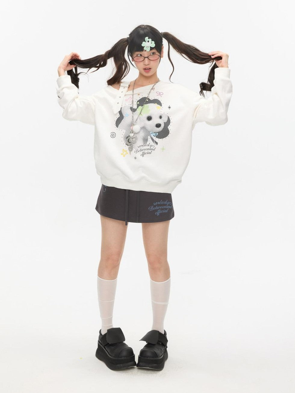 BETWEENAND Gray Casual Music Note Embroidered Print Women&
