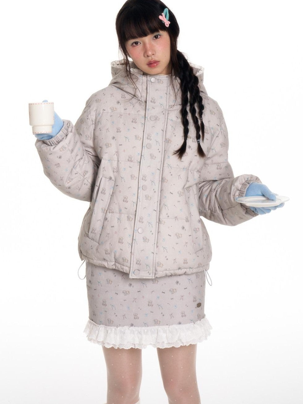 BETWEENAND Gray Full Print Lace Quilted Straight Cut Women&