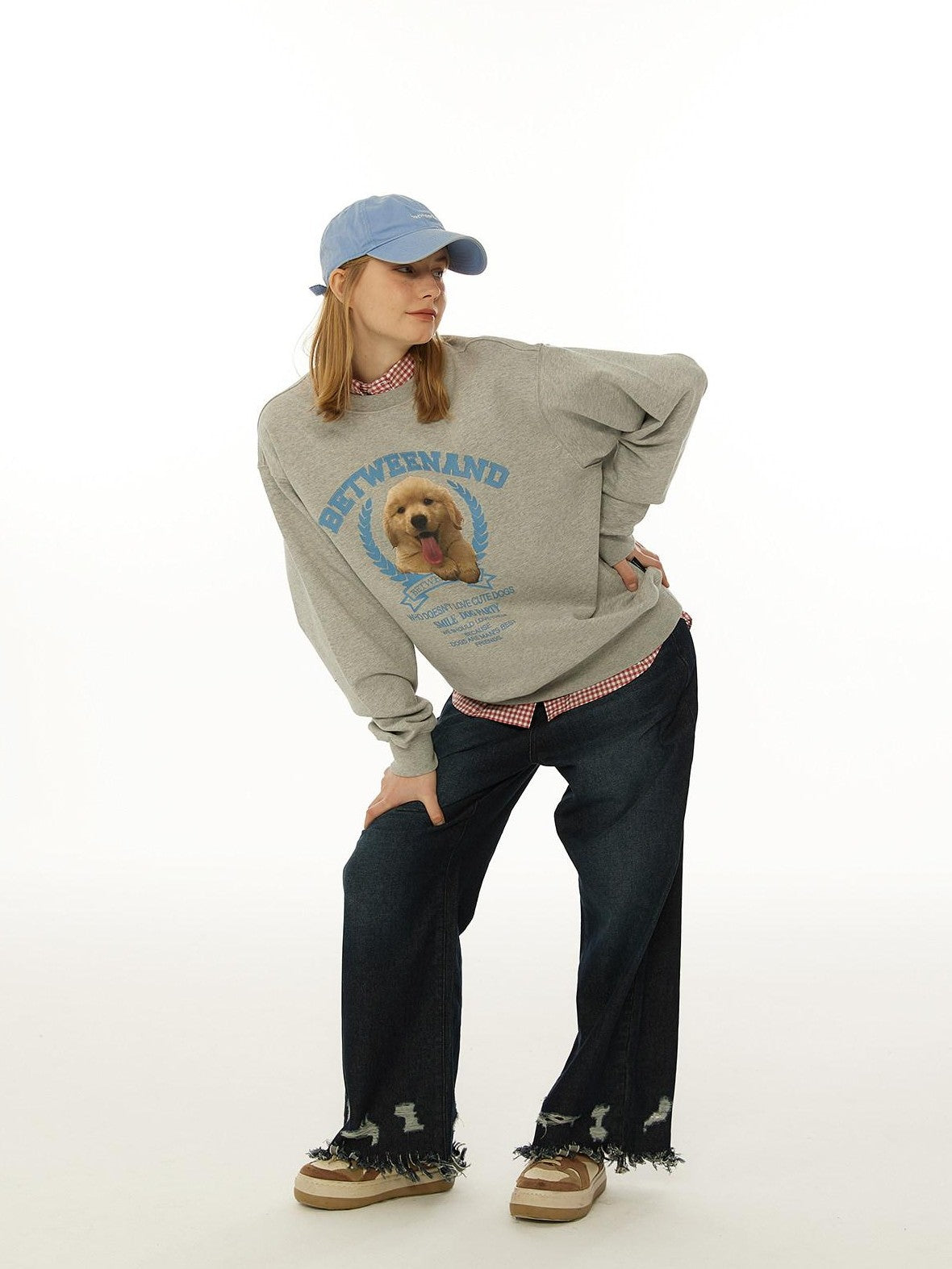 BETWEENAND Gray Tongue Out Puppy Motif Loose Fit Women&