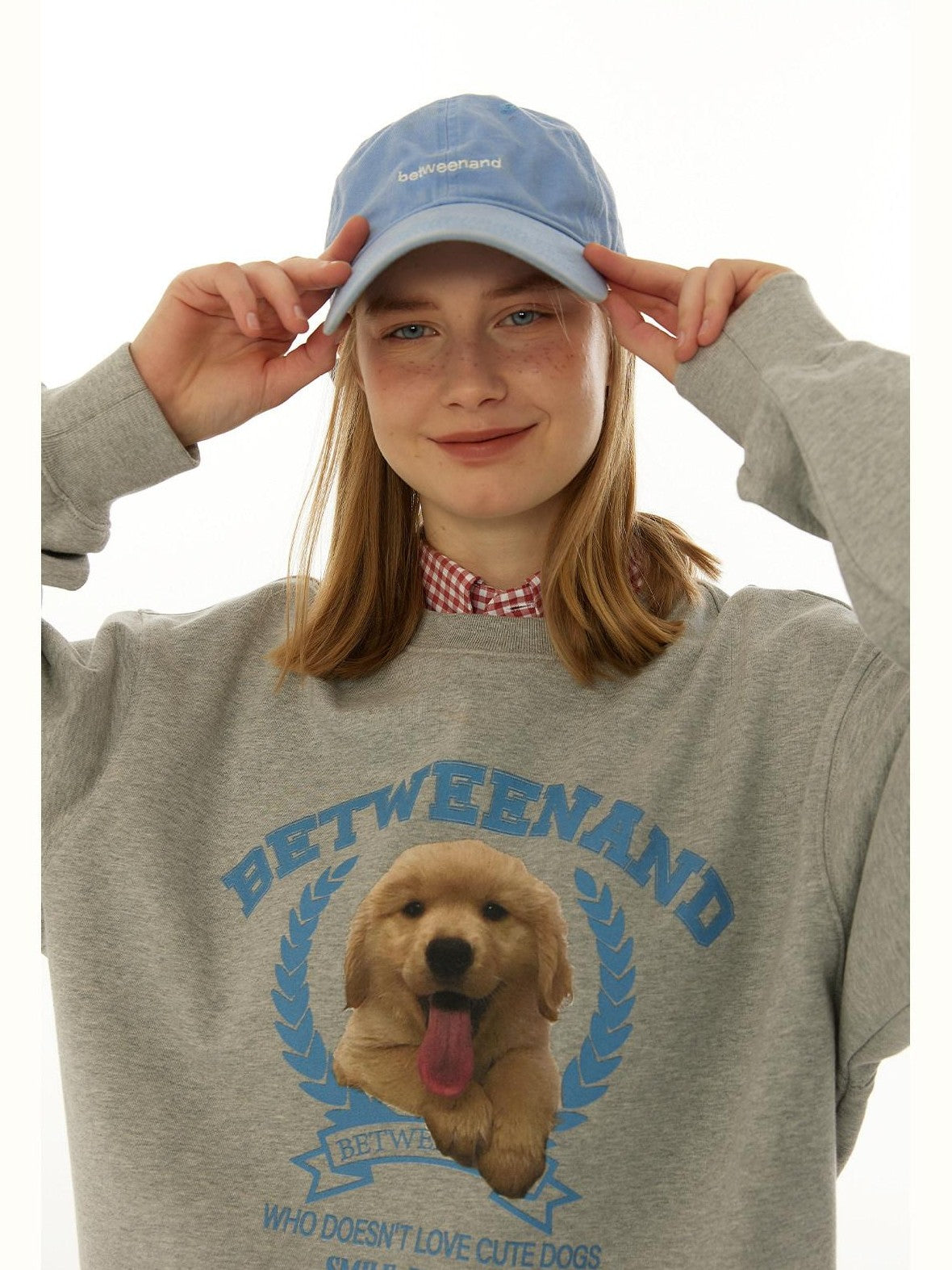 BETWEENAND Gray Tongue Out Puppy Motif Loose Fit Women&