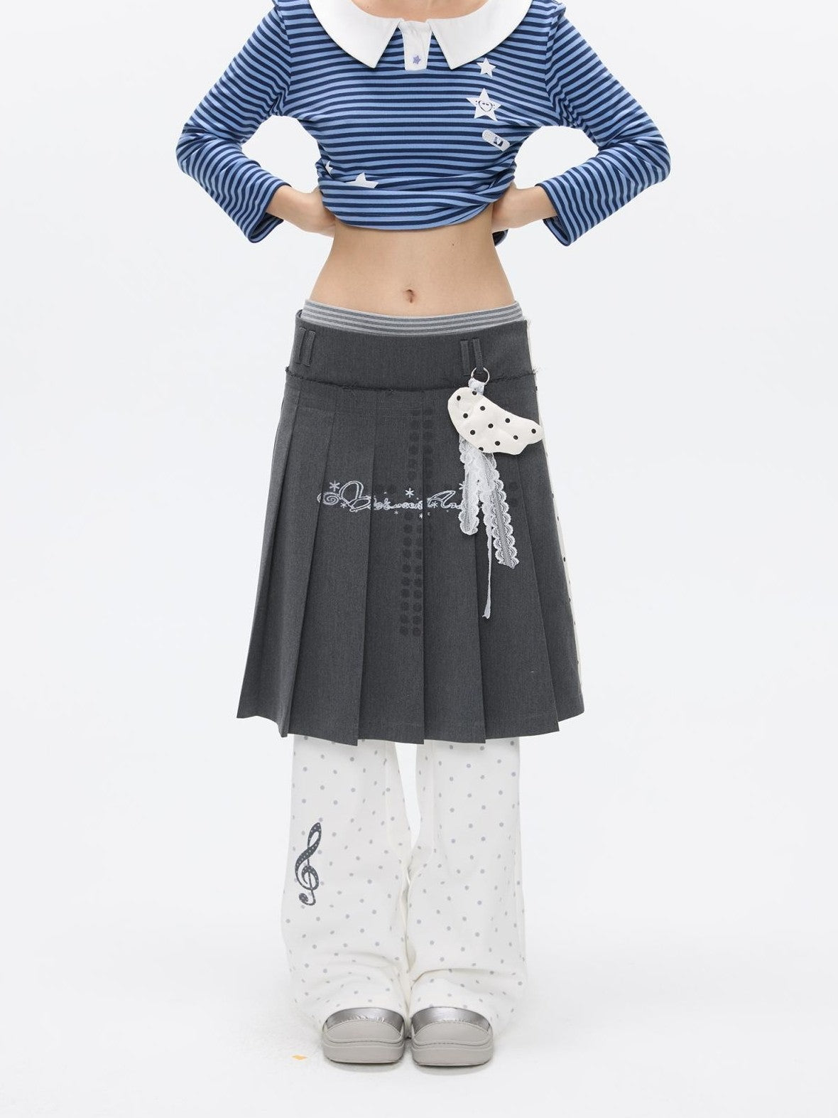 BETWEENAND Gray White Polka Dot Spliced Reversible High Waist Pleated Women&