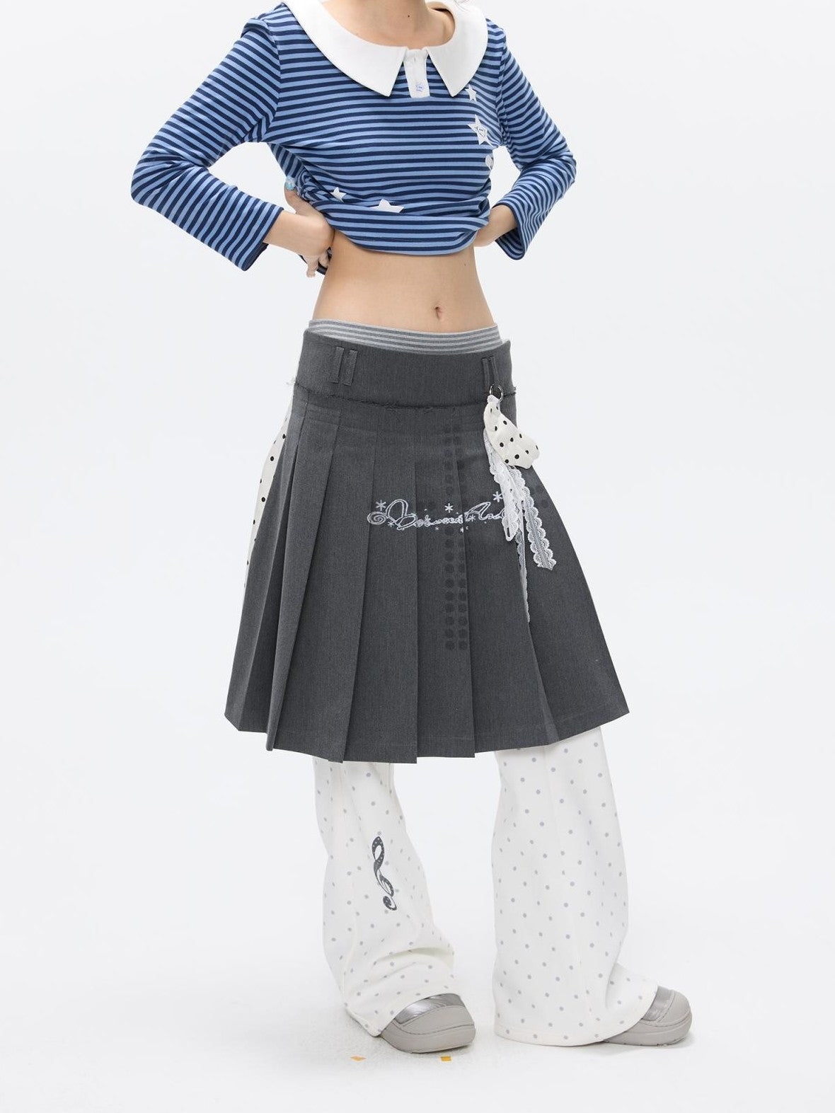 BETWEENAND Gray White Polka Dot Spliced Reversible High Waist Pleated Women&