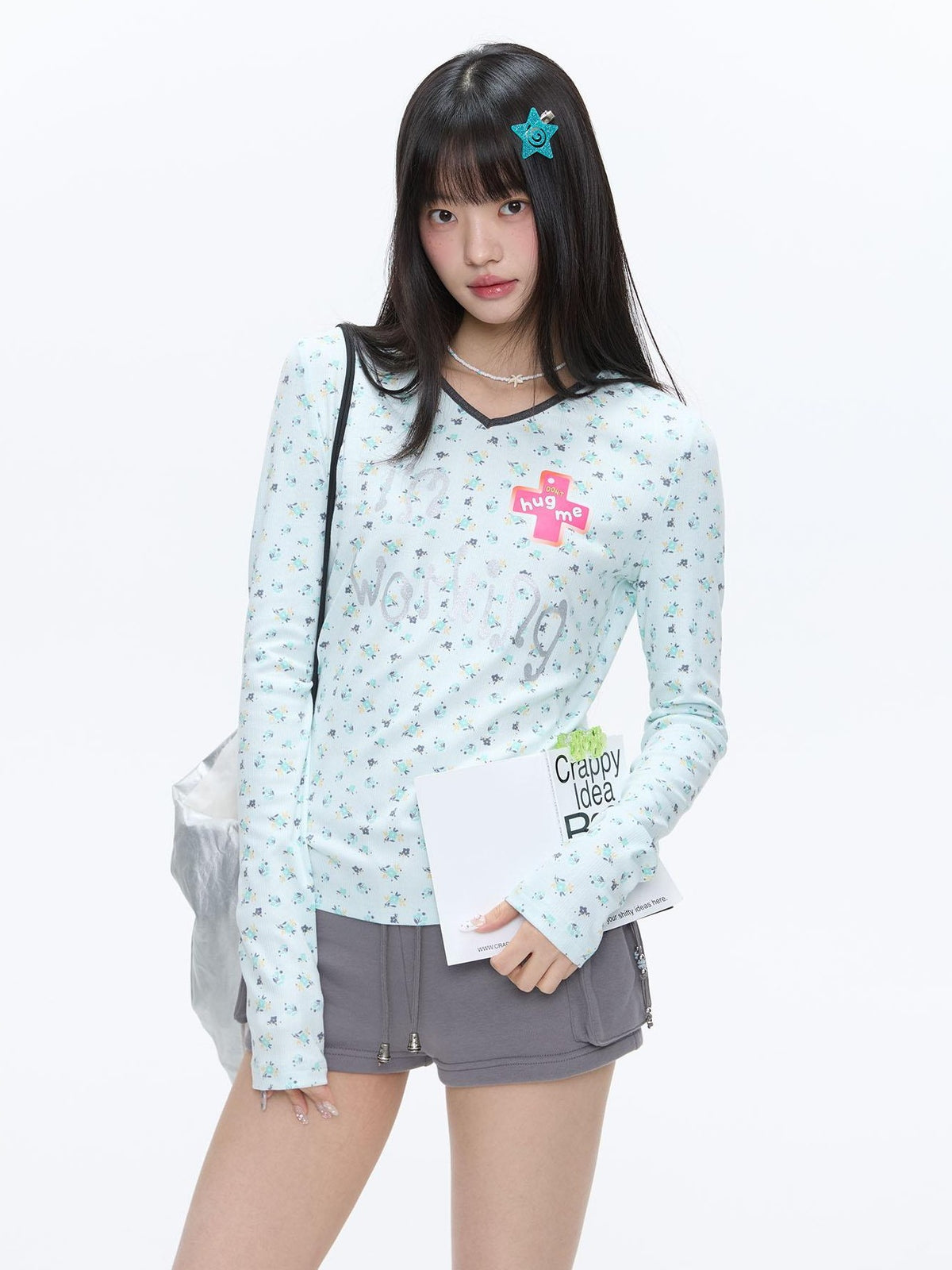 BETWEENAND Mint Allover Print V-neck Loose Women&
