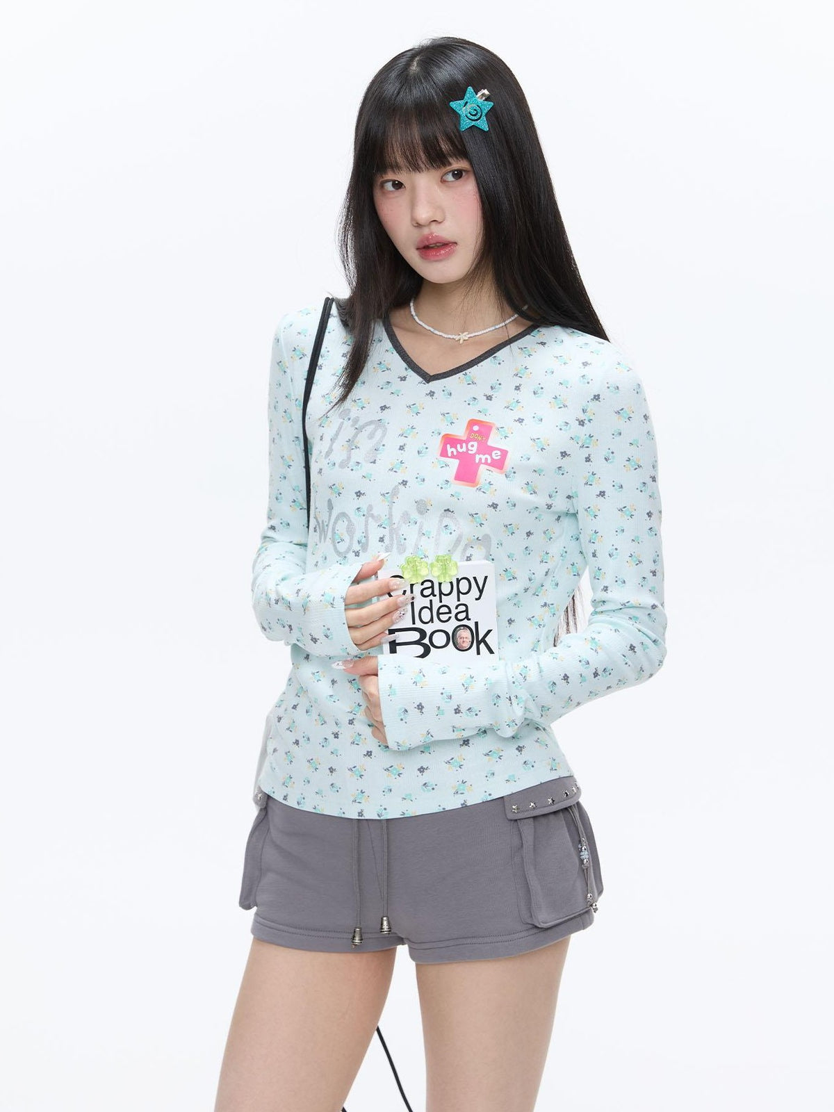 BETWEENAND Mint Allover Print V-neck Loose Women&