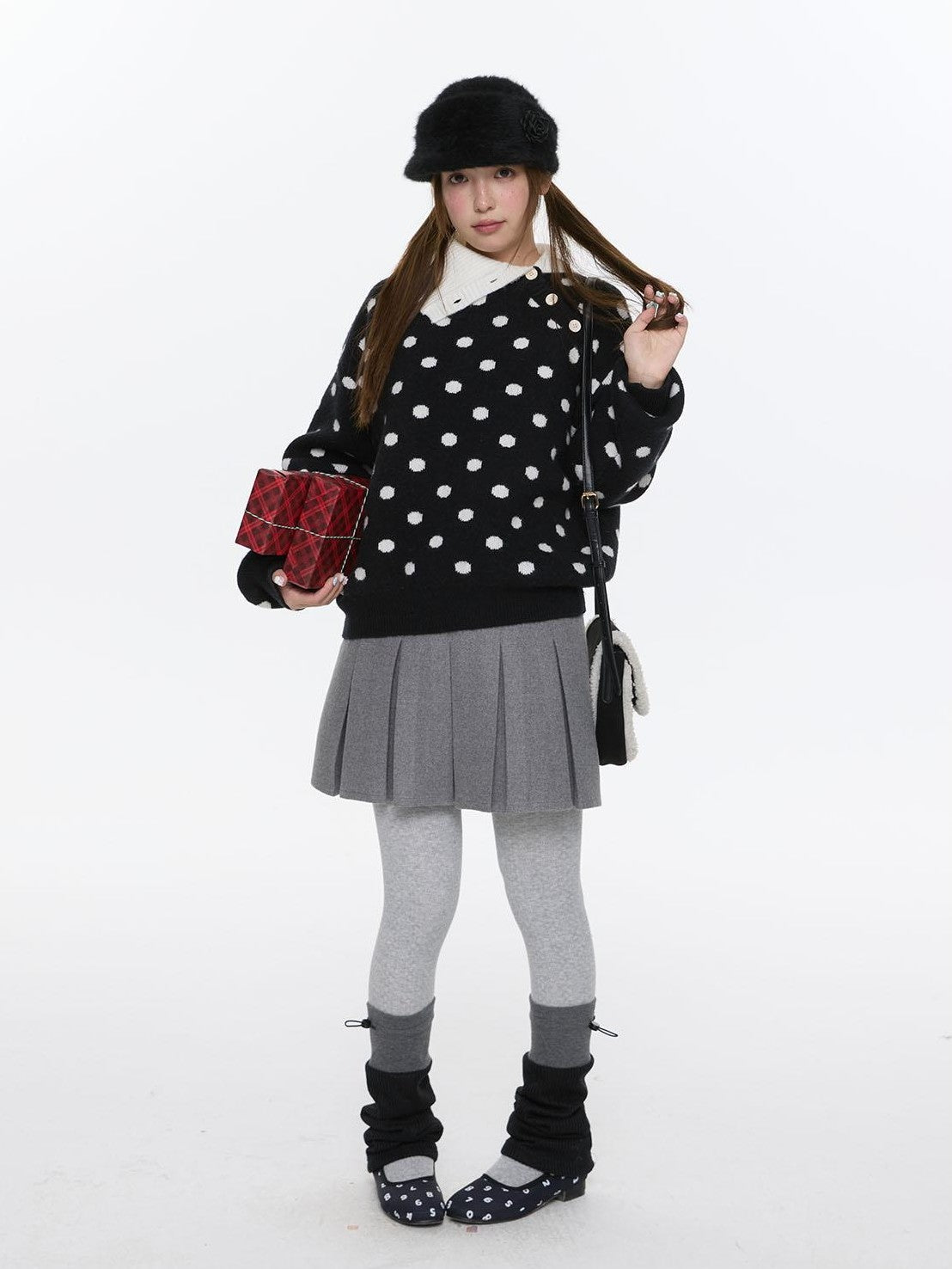 BETWEENAND Soft Plush Vintage Slanted Button Placket Knitted Women&