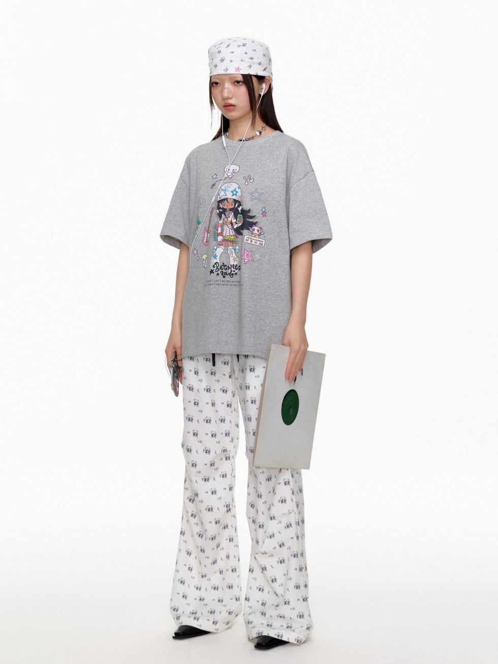 BETWEENAND Two Tone Illustration Print Half High Neck Women&