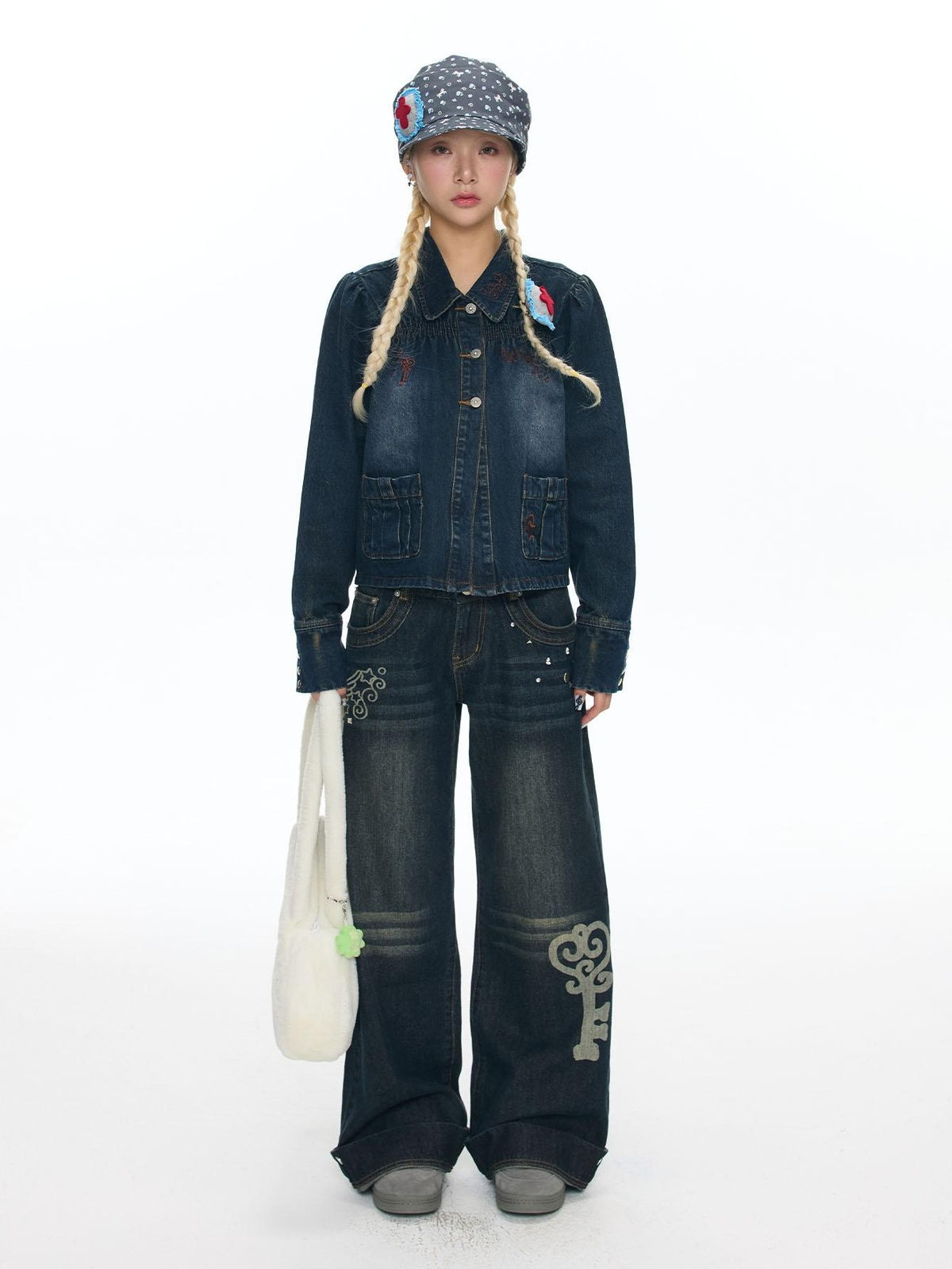BETWEENAND Vintage Washed Whisker Slimming Casual Women&