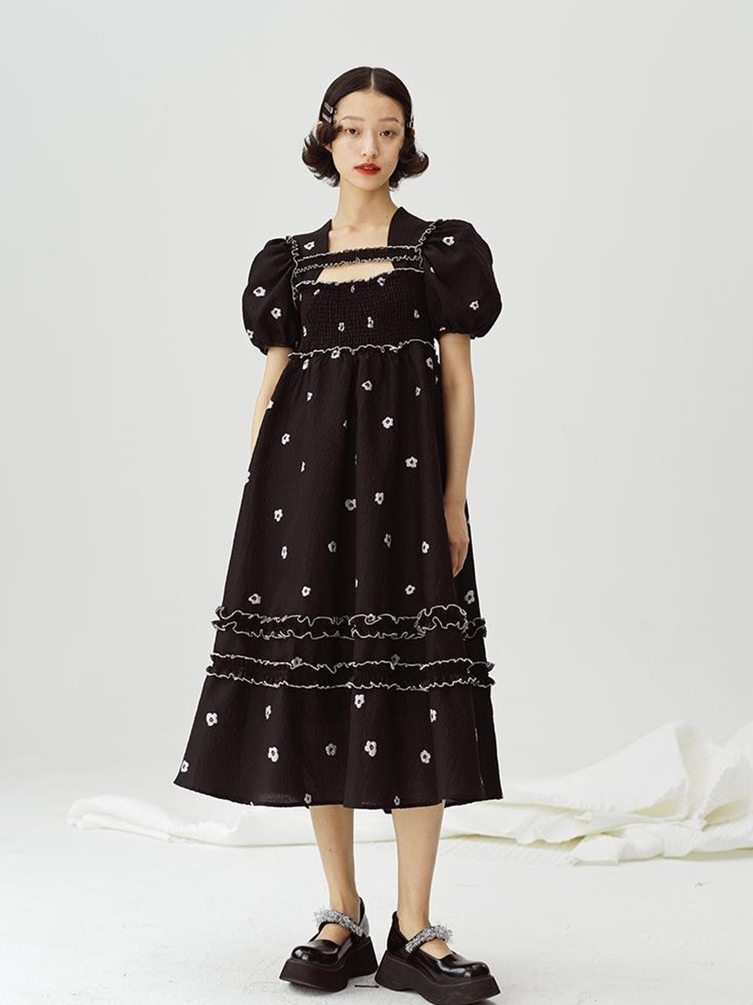 DIDDI MODA Black White Floral Smocked Babydoll Dress With Back Cutout