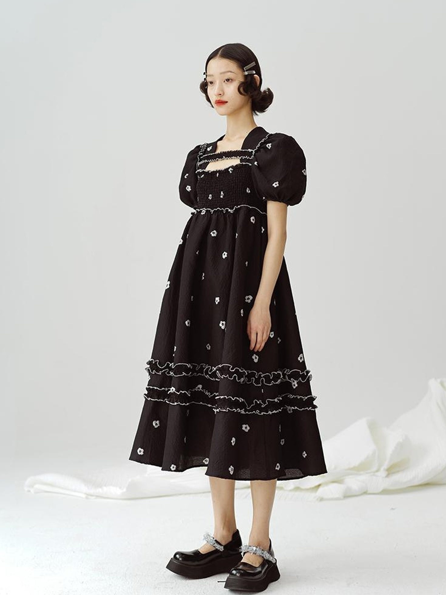 DIDDI MODA Black White Floral Smocked Babydoll Dress With Back Cutout