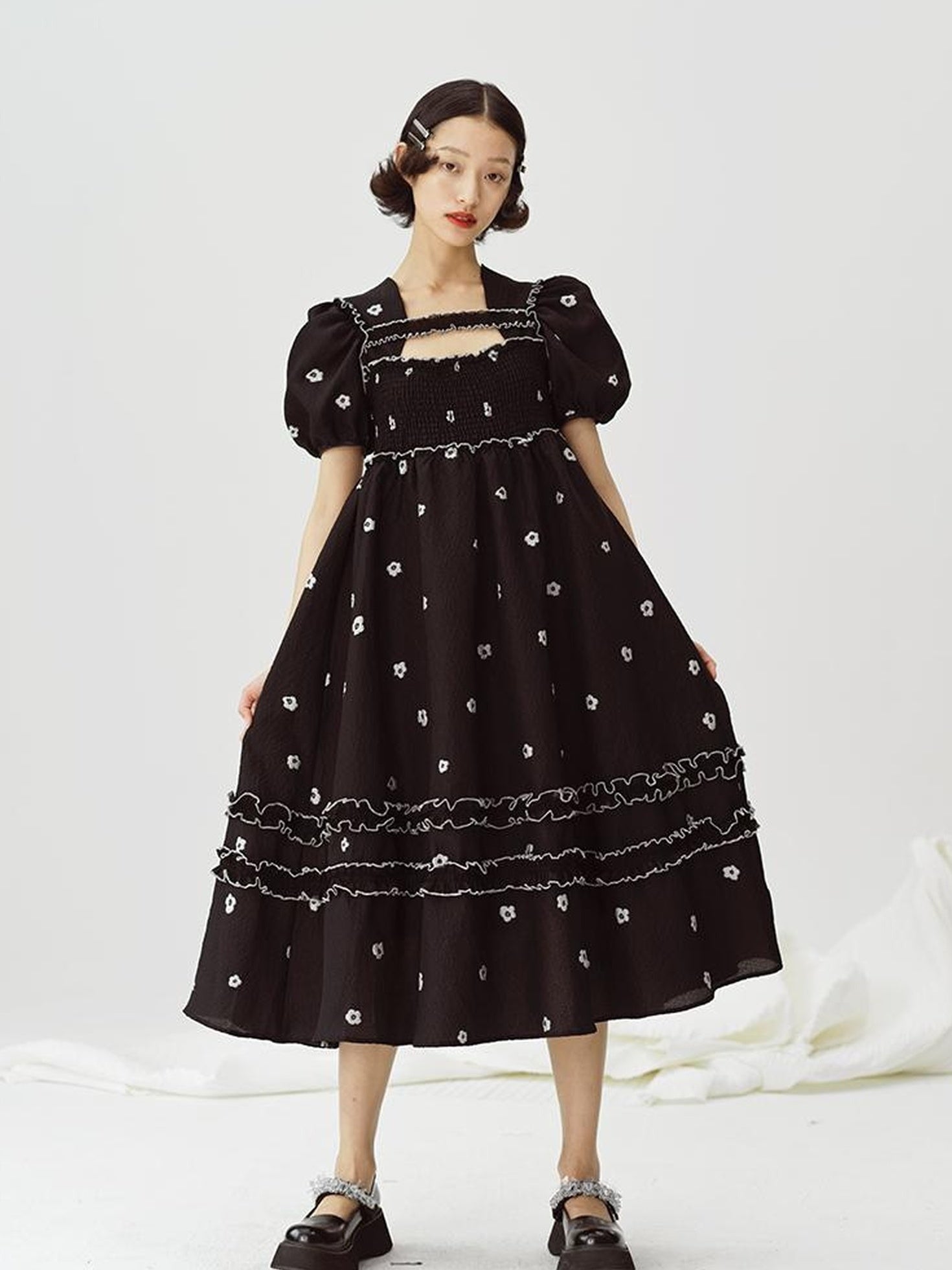 DIDDI MODA Black White Floral Smocked Babydoll Dress With Back Cutout