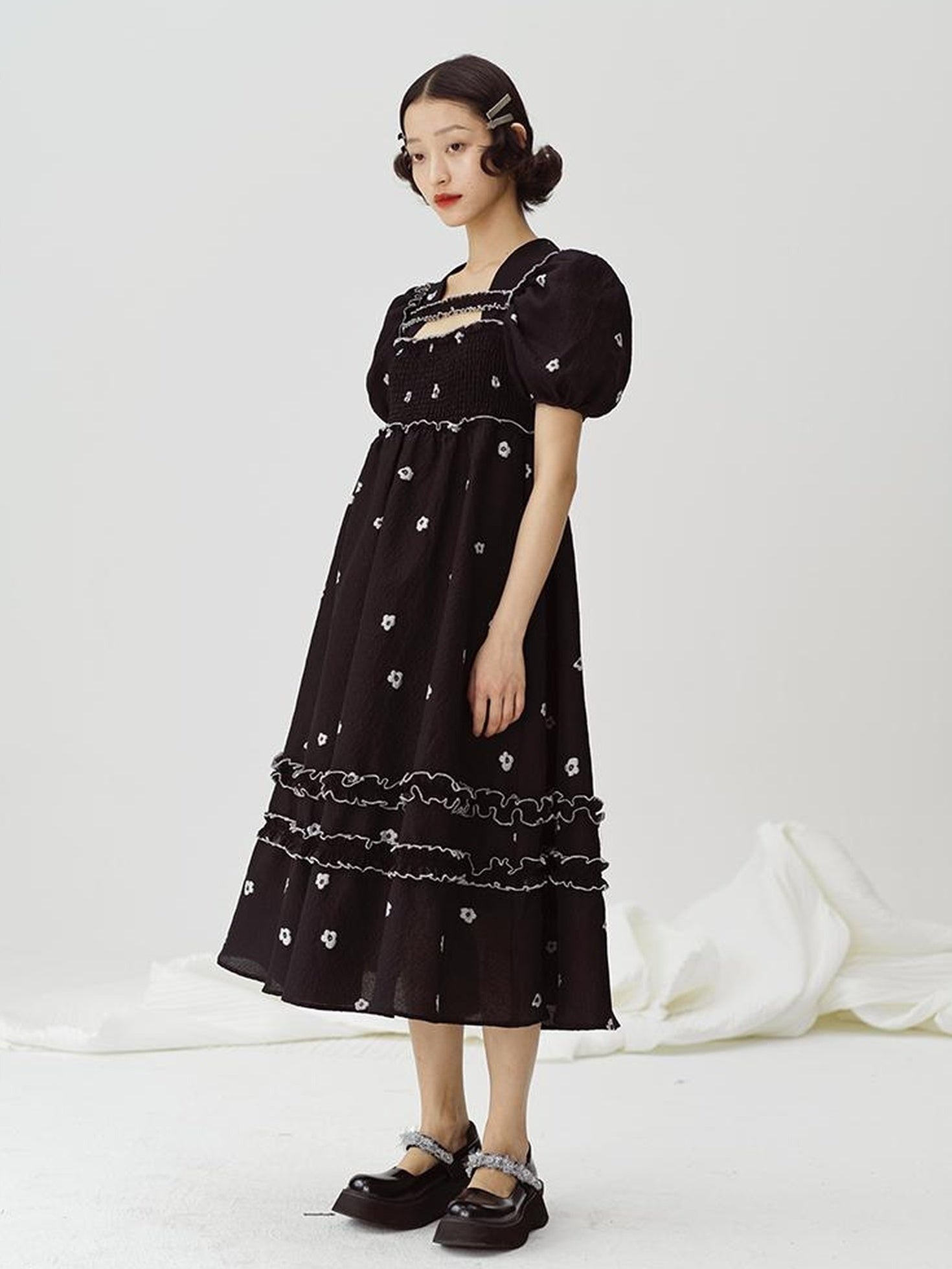 DIDDI MODA Black White Floral Smocked Babydoll Dress With Back Cutout