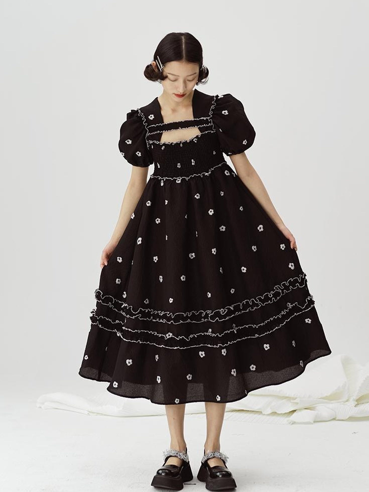 DIDDI MODA Black White Floral Smocked Babydoll Dress With Back Cutout