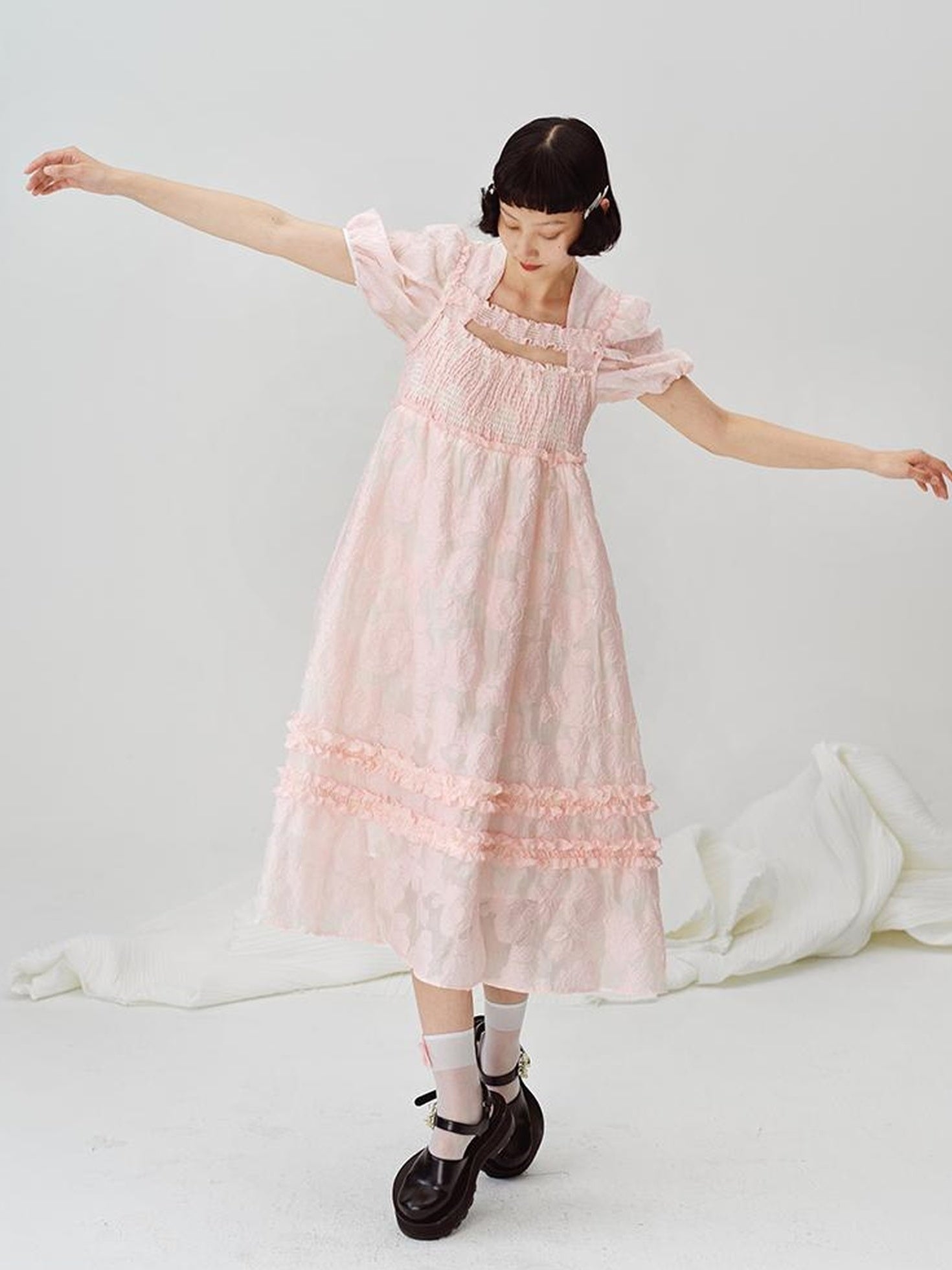 DIDDI MODA Black White Floral Smocked Babydoll Dress With Back Cutout