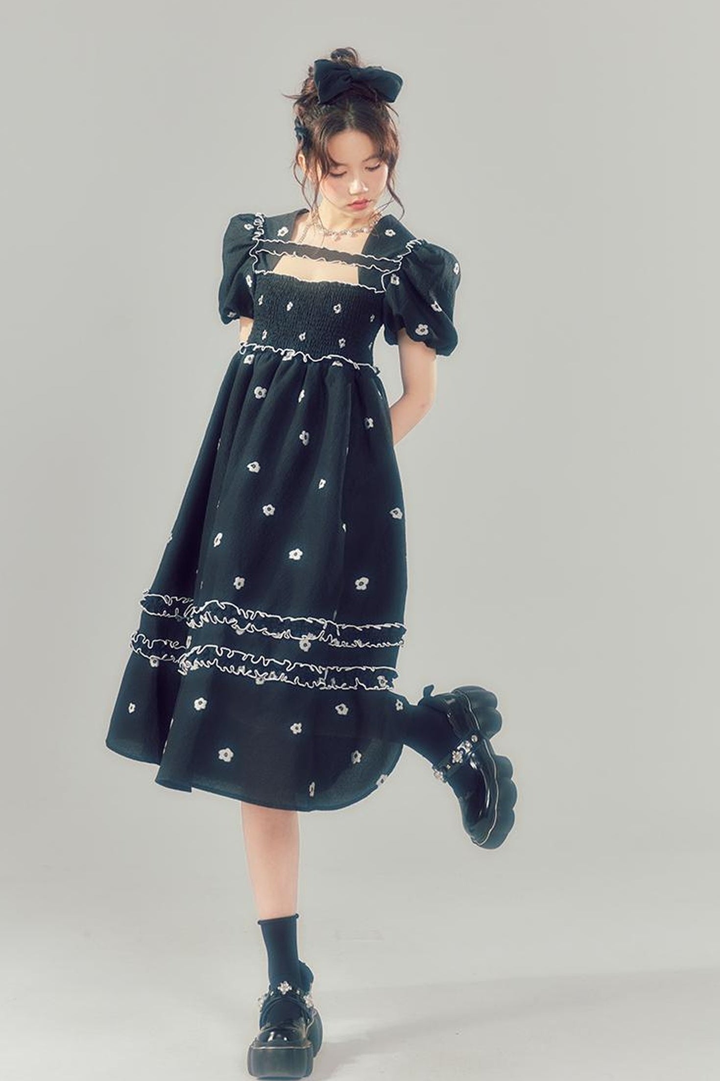 DIDDI MODA Black White Floral Smocked Babydoll Dress With Back Cutout