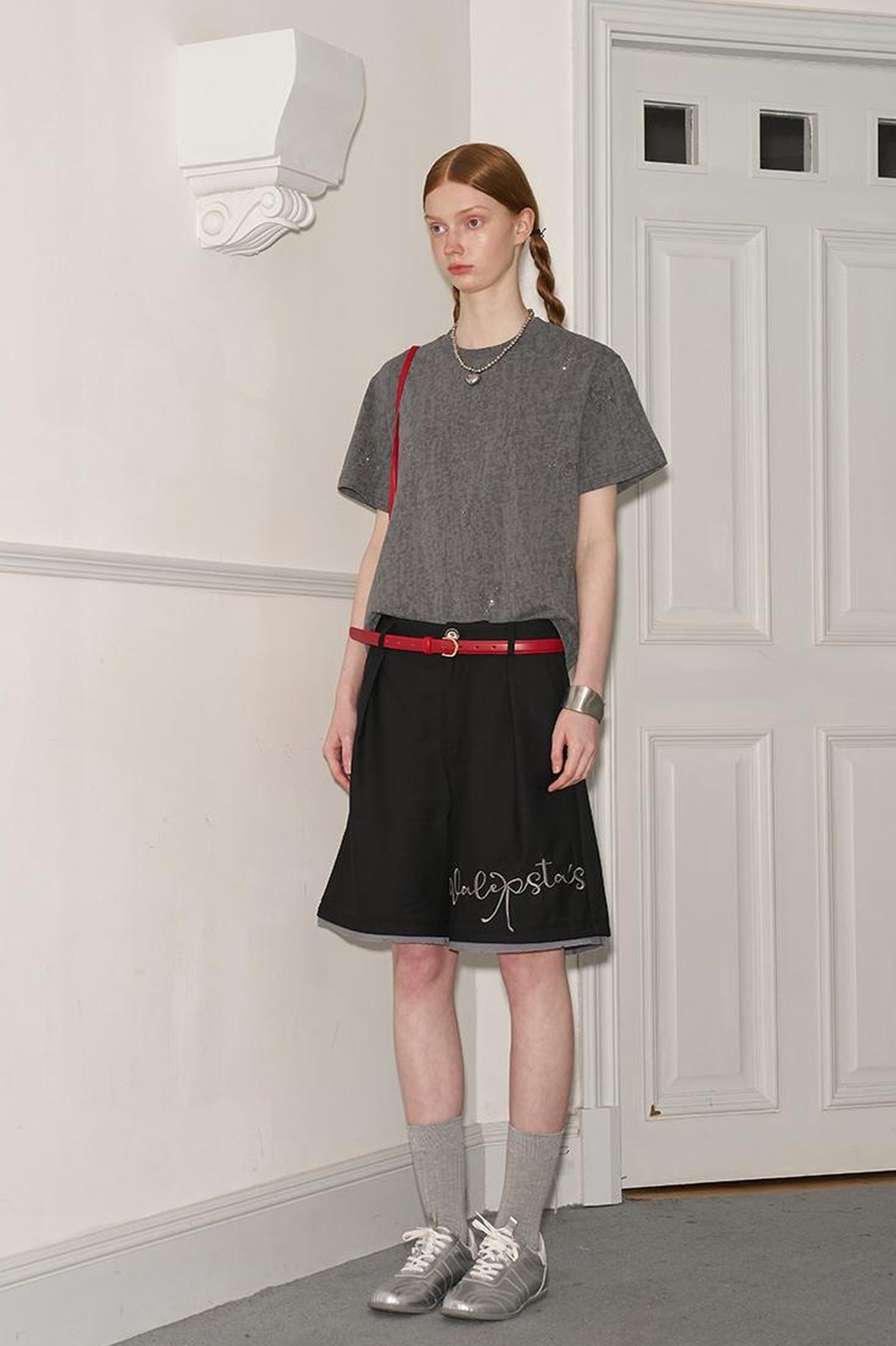 DIDDI MODA Butterfly Bow Crystal Embellished Oversized Tee