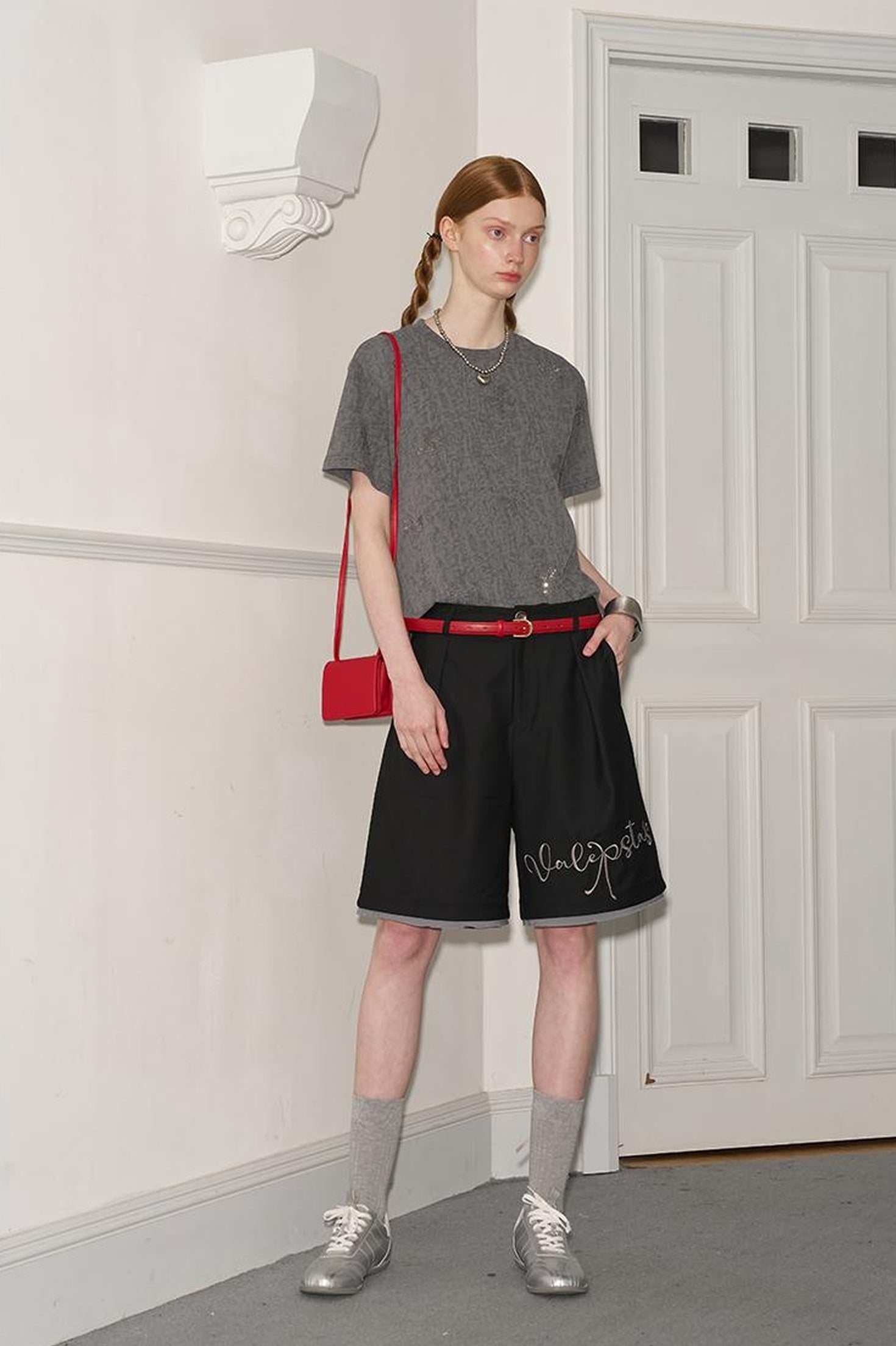DIDDI MODA Butterfly Bow Crystal Embellished Oversized Tee