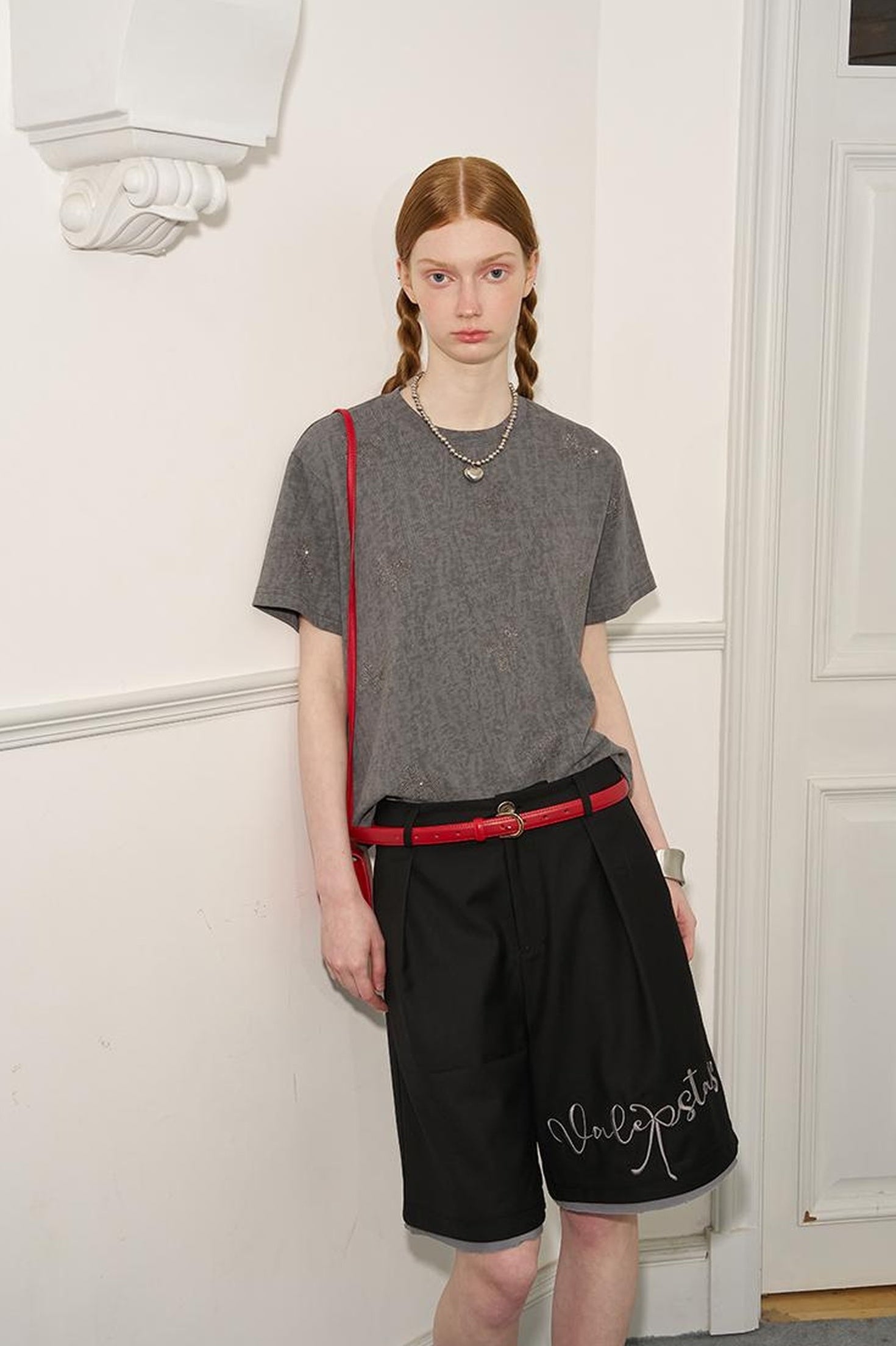 DIDDI MODA Butterfly Bow Crystal Embellished Oversized Tee