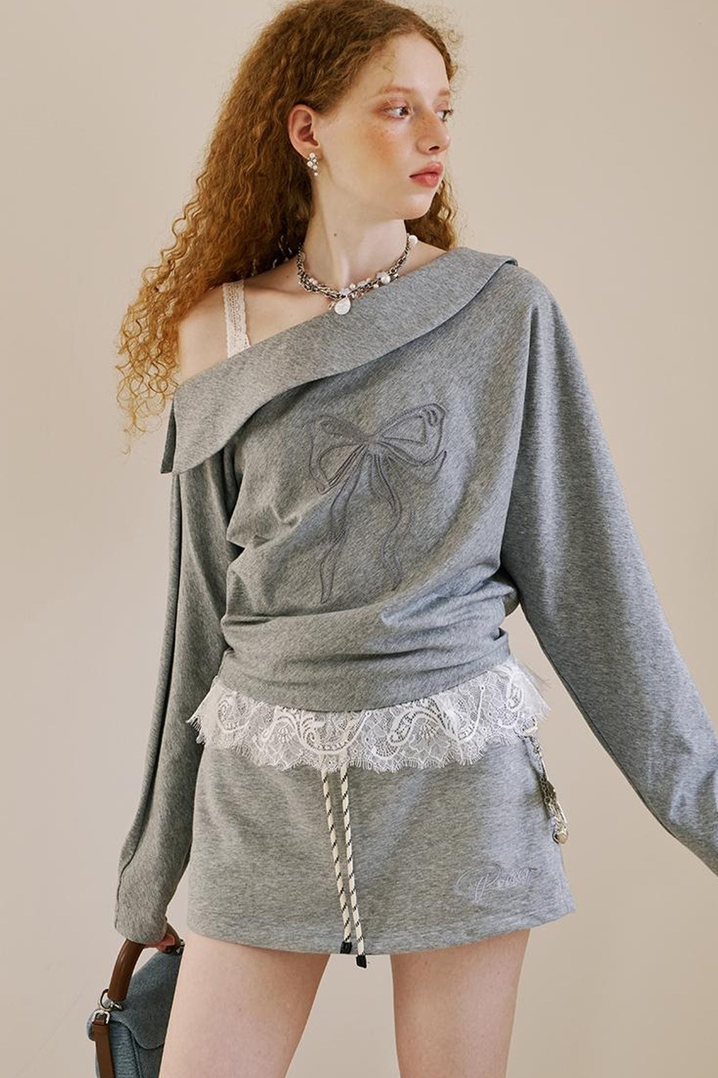 DIDDI MODA Butterfly Bow Off Shoulder Crop Sweatshirt