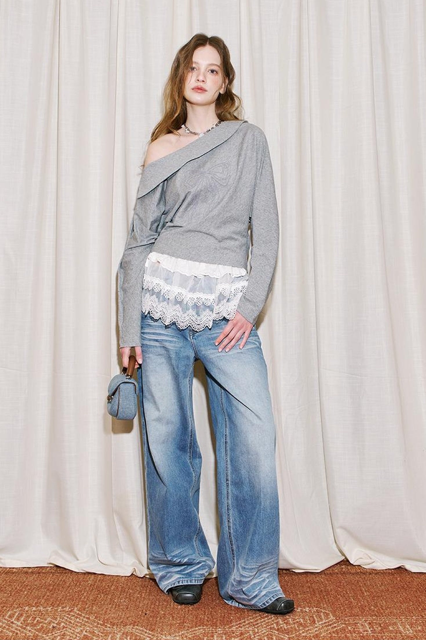 DIDDI MODA Butterfly Bow Off Shoulder Crop Sweatshirt
