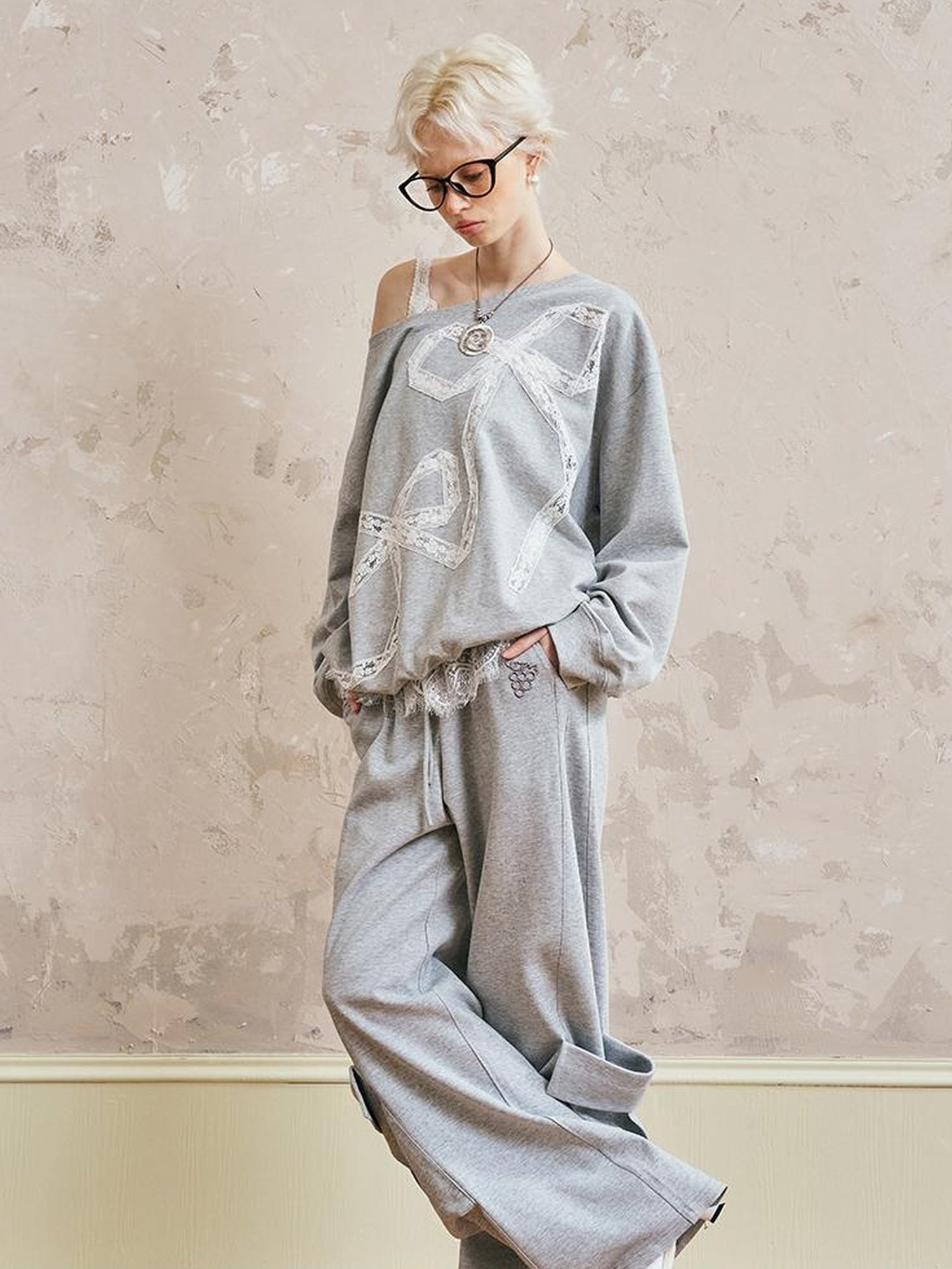 DIDDI MODA Butterfly Lace Cutout Oversized Sweatshirt