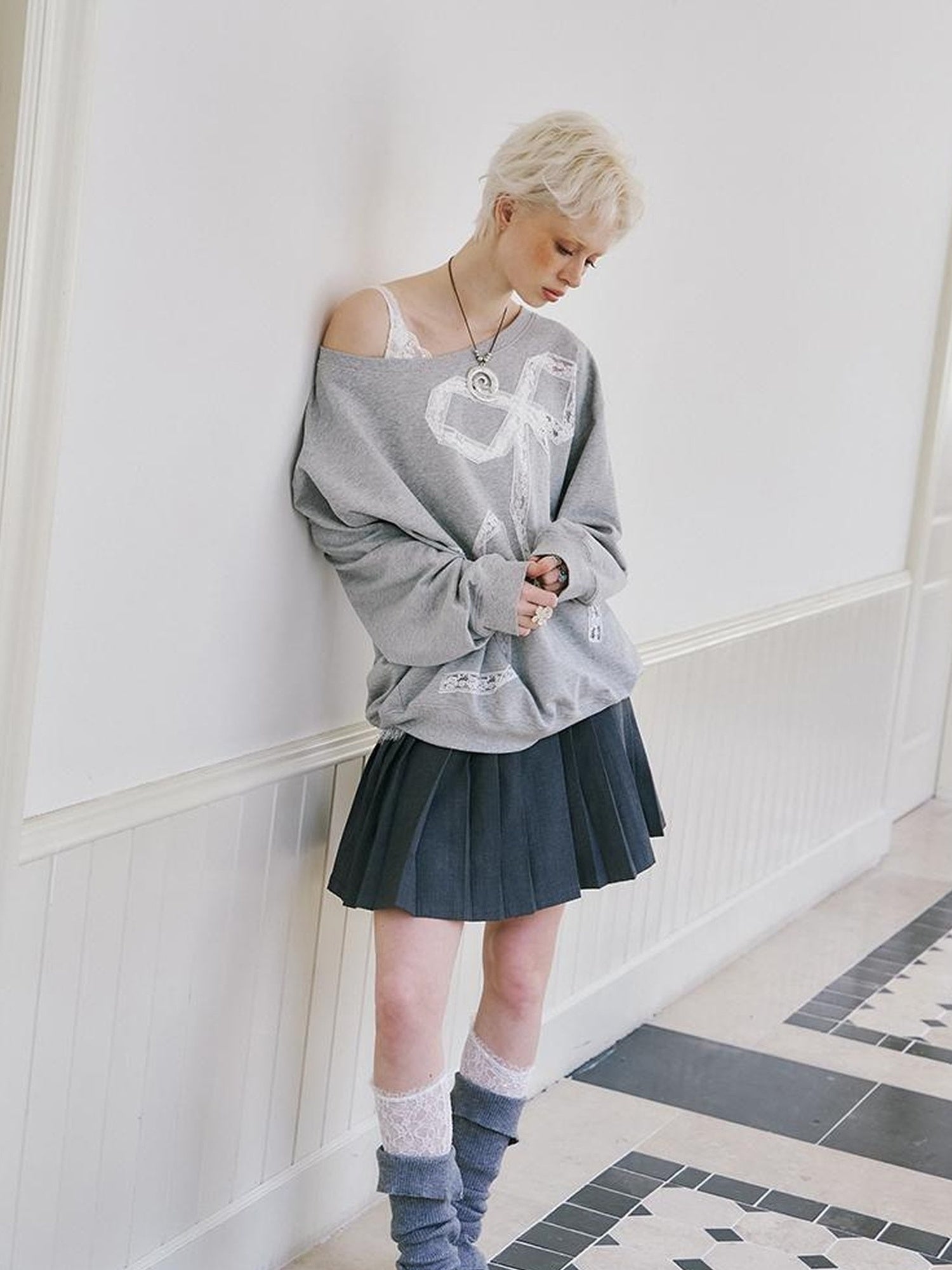 DIDDI MODA Butterfly Lace Cutout Oversized Sweatshirt