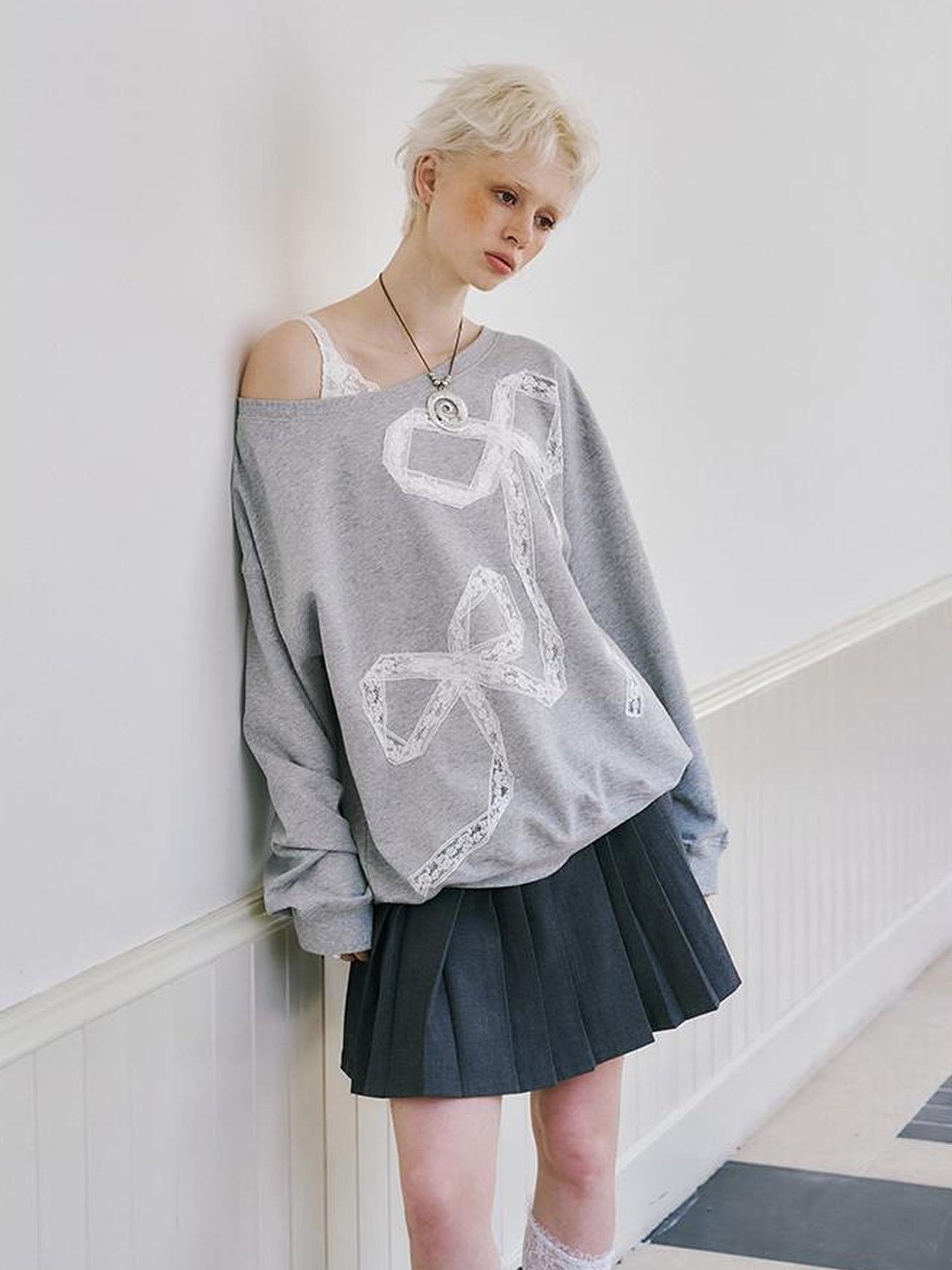 DIDDI MODA Butterfly Lace Cutout Oversized Sweatshirt