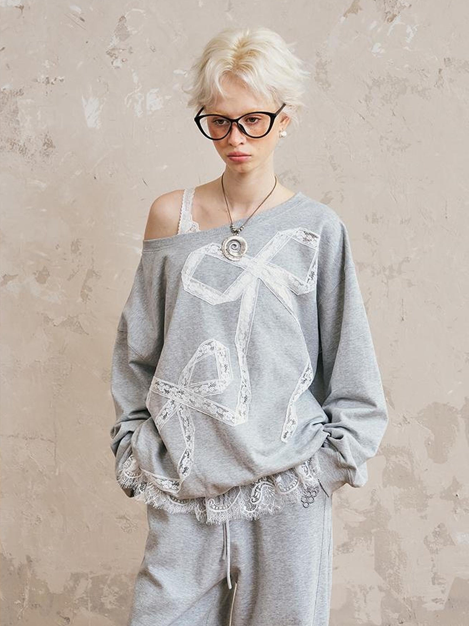 DIDDI MODA Butterfly Lace Cutout Oversized Sweatshirt