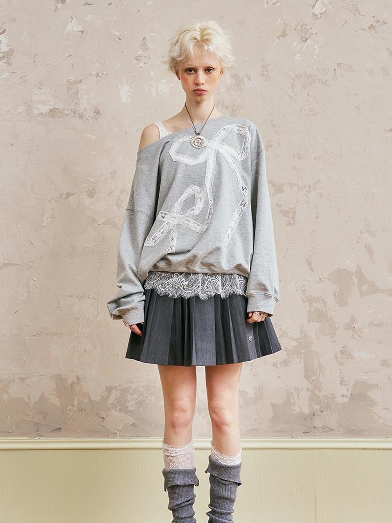 DIDDI MODA Butterfly Lace Cutout Oversized Sweatshirt