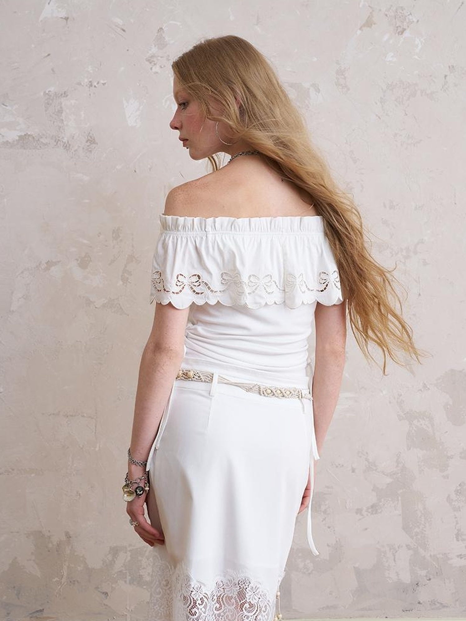 DIDDI MODA Butterfly Lace Wave Hem Crop Top