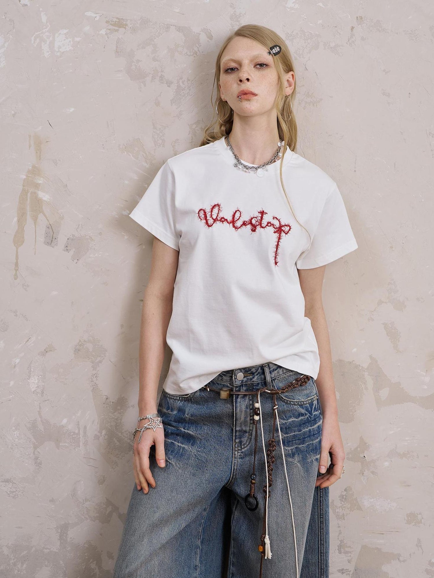DIDDI MODA Casual Cotton Tee With Colorful Embroidered Letters