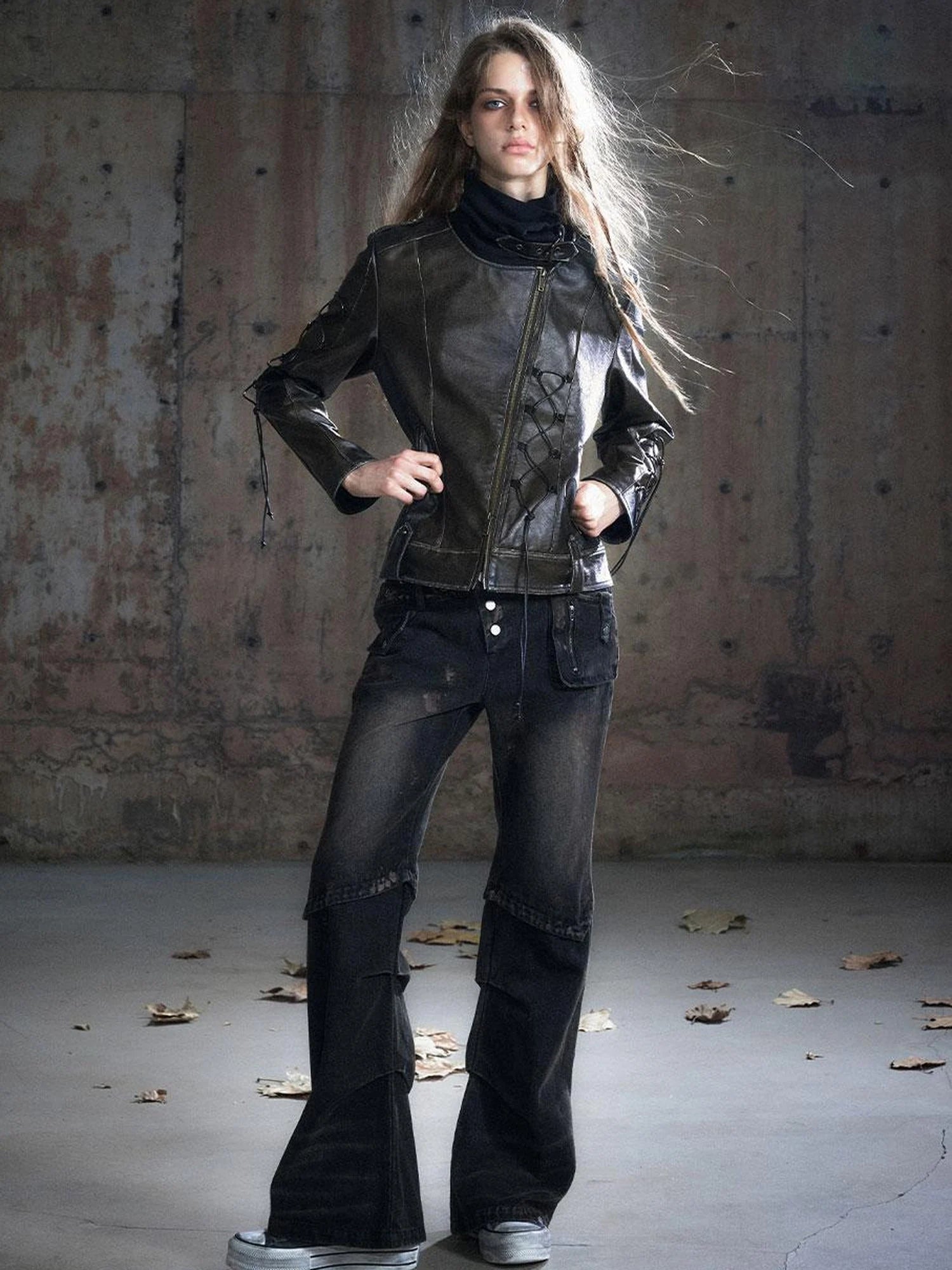 Double Waist Muddy Wash Low Rise Flared Jeans