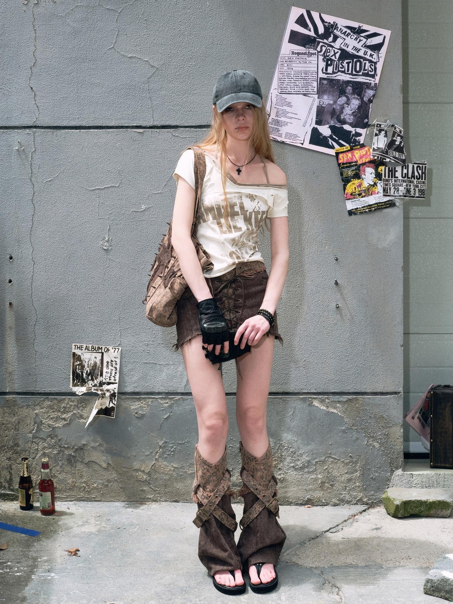 Cest Nous Frayed Asymmetric Graffiti V-neck Women&