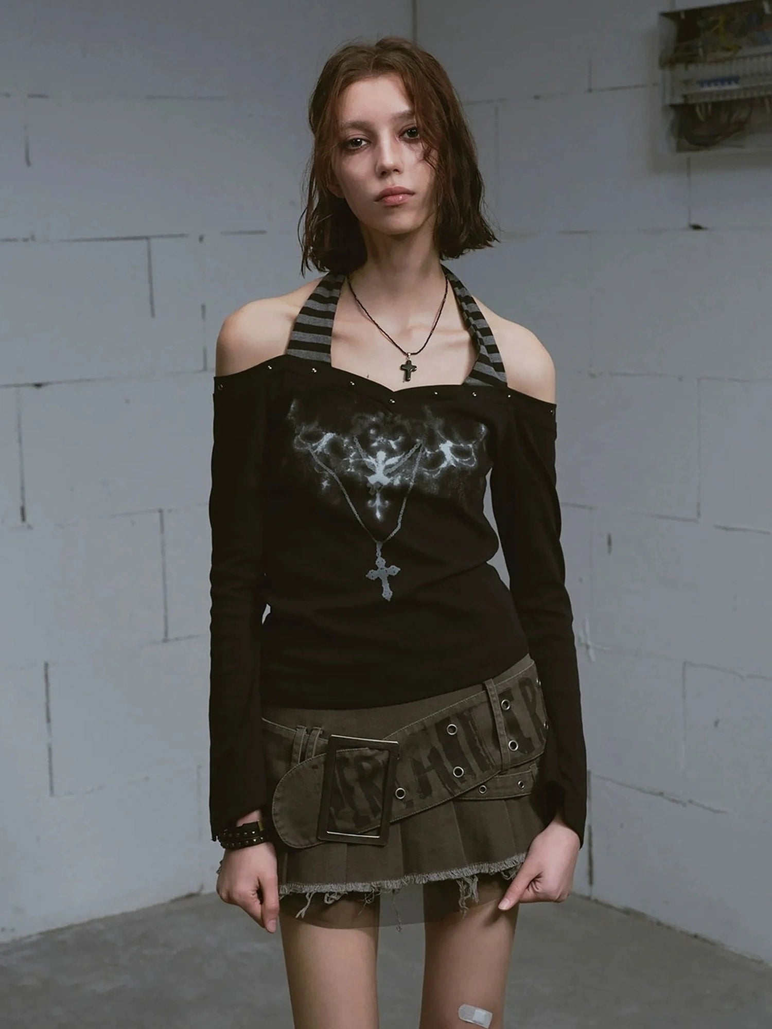 Chinese Clothing Cest Nous Update Punk Studded Off Shoulder Graphic Top
