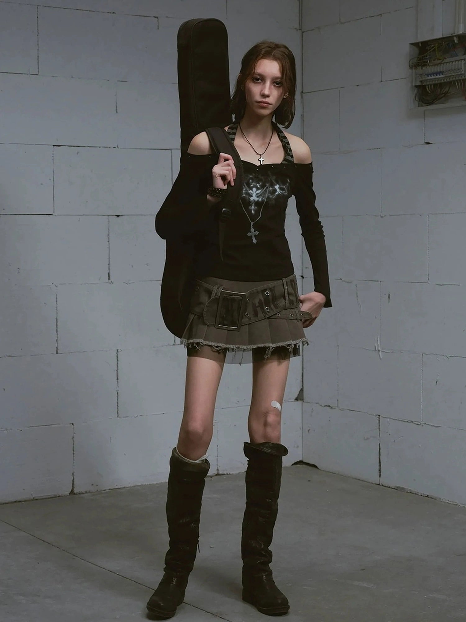 Chinese Clothing Cest Nous Update Punk Studded Off Shoulder Graphic Top