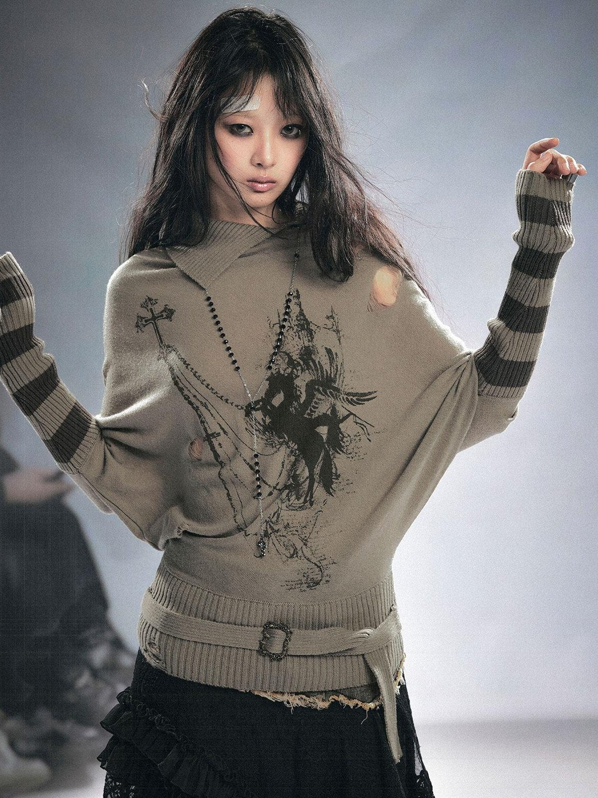 Cest Nous Wool Blend Punk Batwing Sleeve Regular Fit Women Striped Character T-Shirt