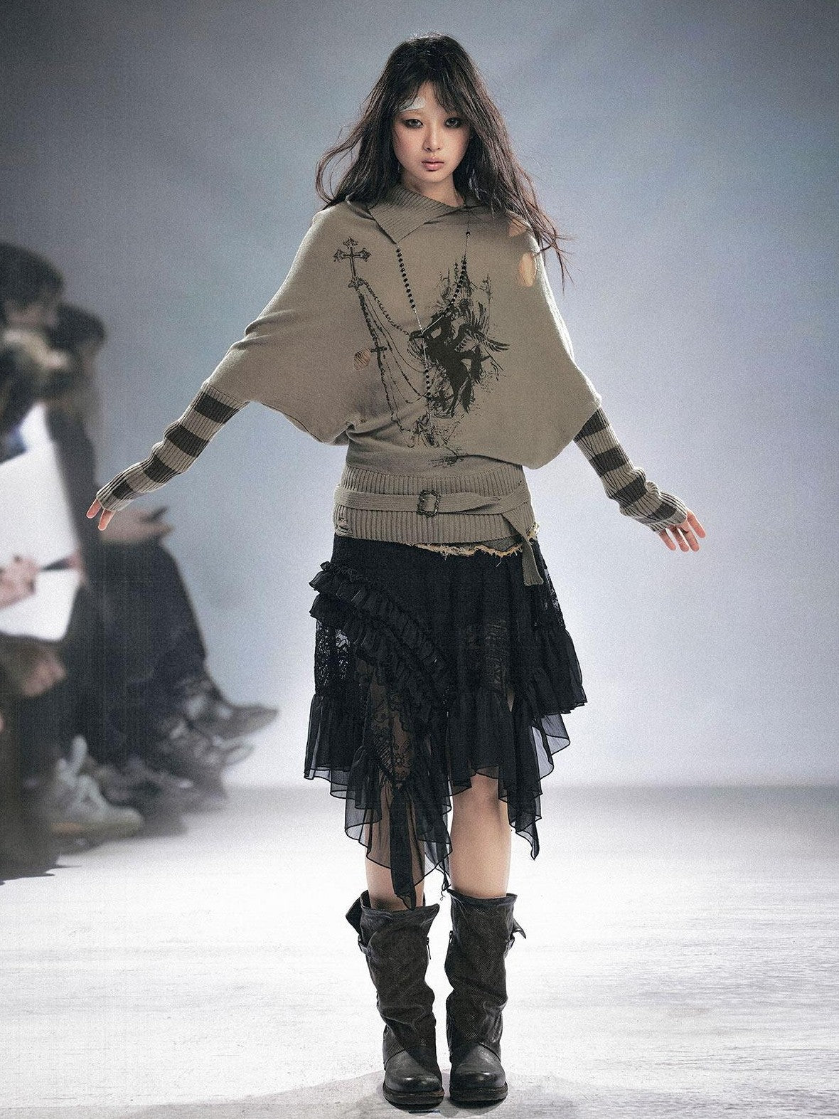 Cest Nous Wool Blend Punk Batwing Sleeve Regular Fit Women Striped Character T-Shirt